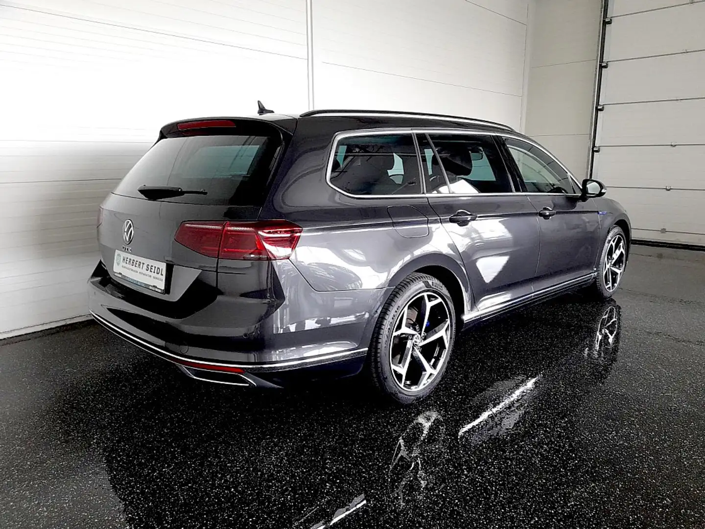 Volkswagen Passat Variant GTE e-Hybrid DSG *MATRIX-LED / 18 ZOLL / HEAD-U... Grau - 2