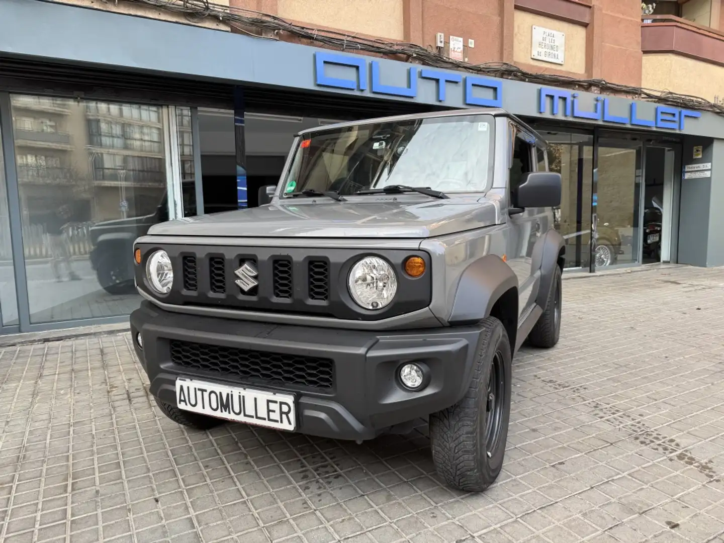 Suzuki Jimny 1.5 Mode 3 Aut. Gris - 1
