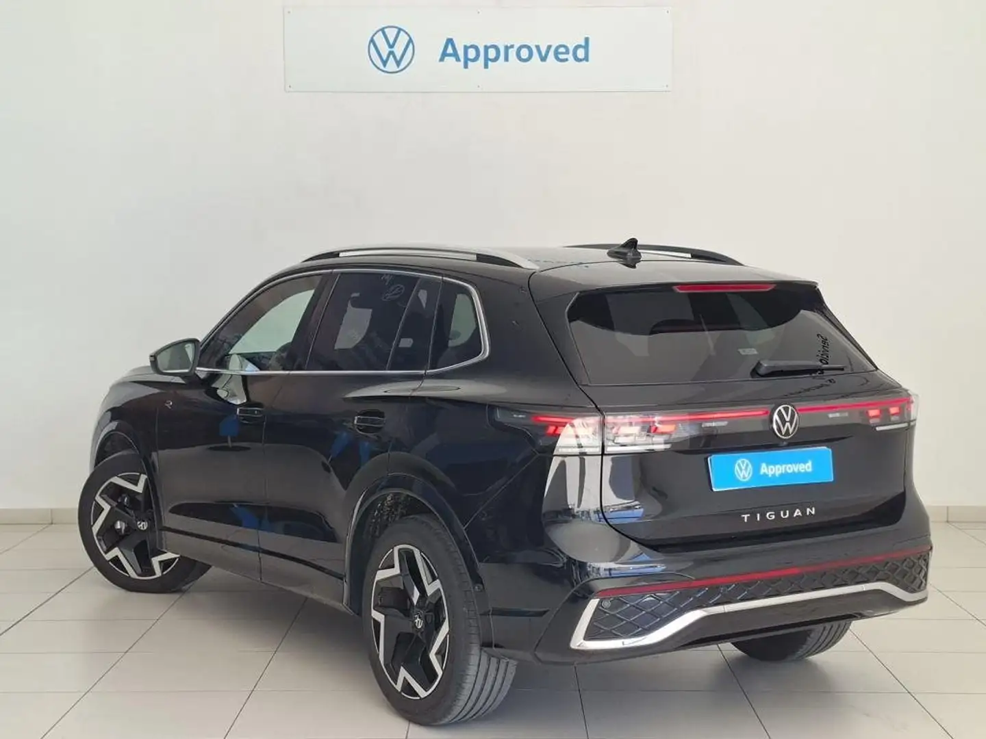Volkswagen Tiguan 2.0TDI R-Line DSG 110kW Negro - 2