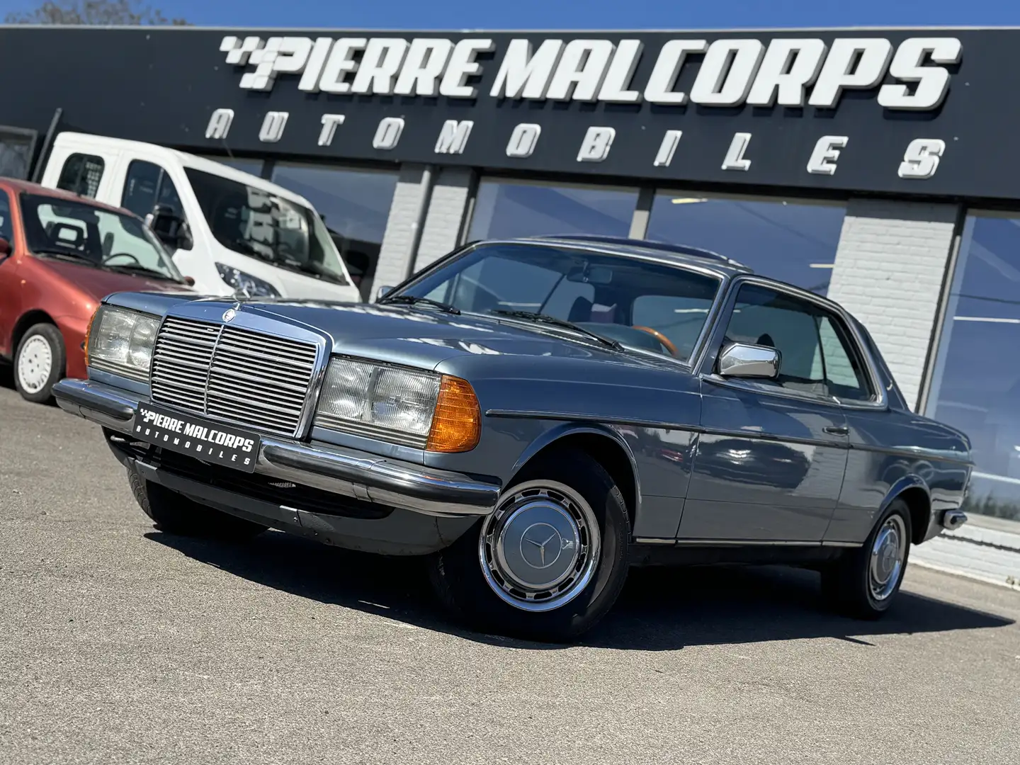 Mercedes-Benz CE 280 AUTO / OLDTIMER / TOIT OUVRANT / EXCELLENT ETAT Blau - 1