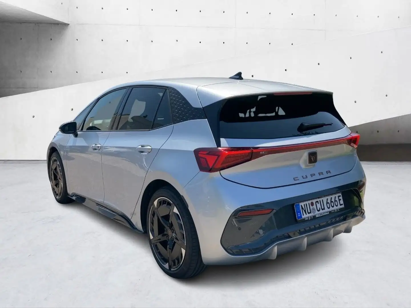 CUPRA Born Edition Dynamic 77kWh LED NAV PILOT-L 360° Silber - 2