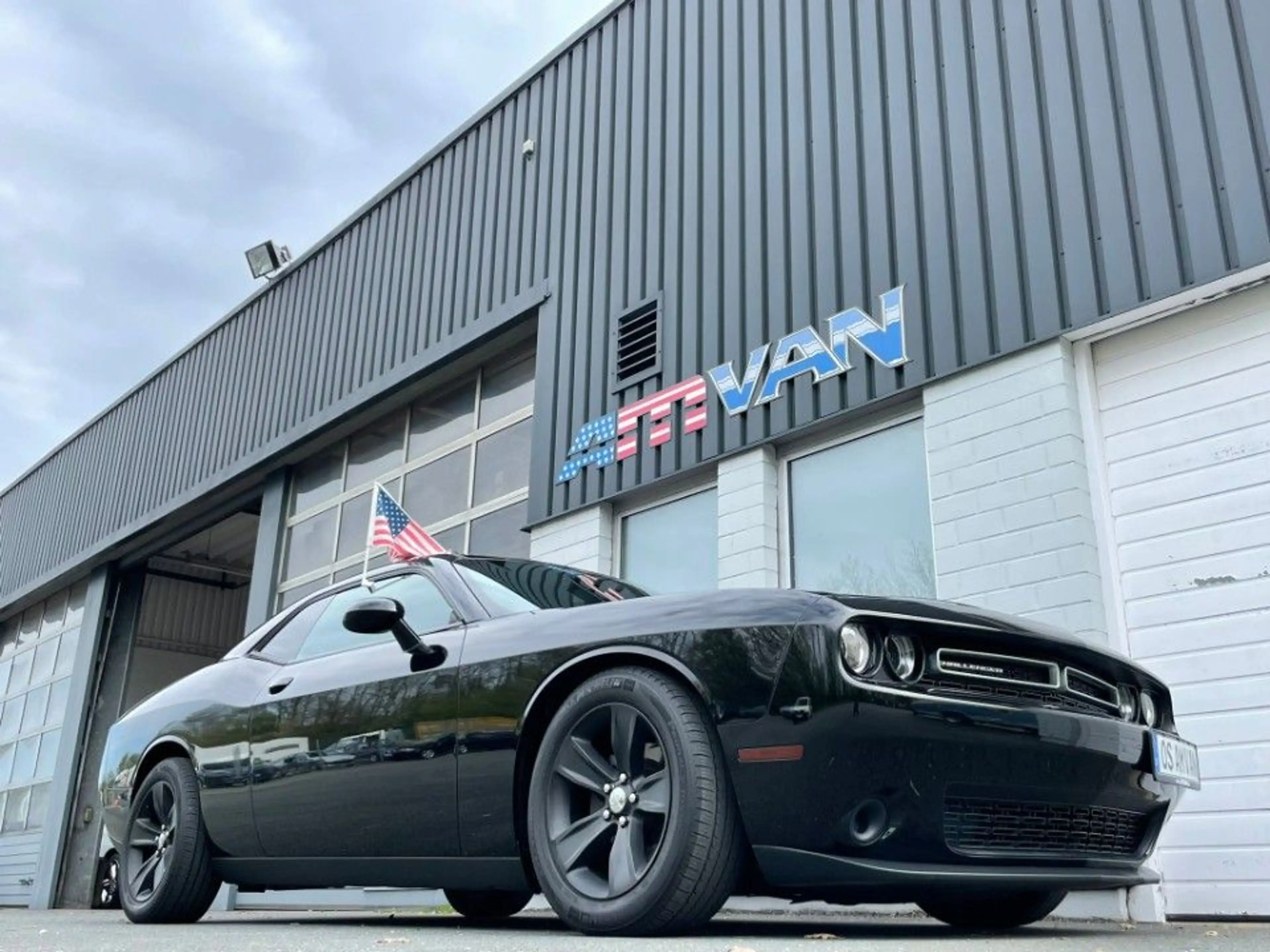 Dodge Challenger 3.6 SXT V6 2017 aus USA importiert — photo 14