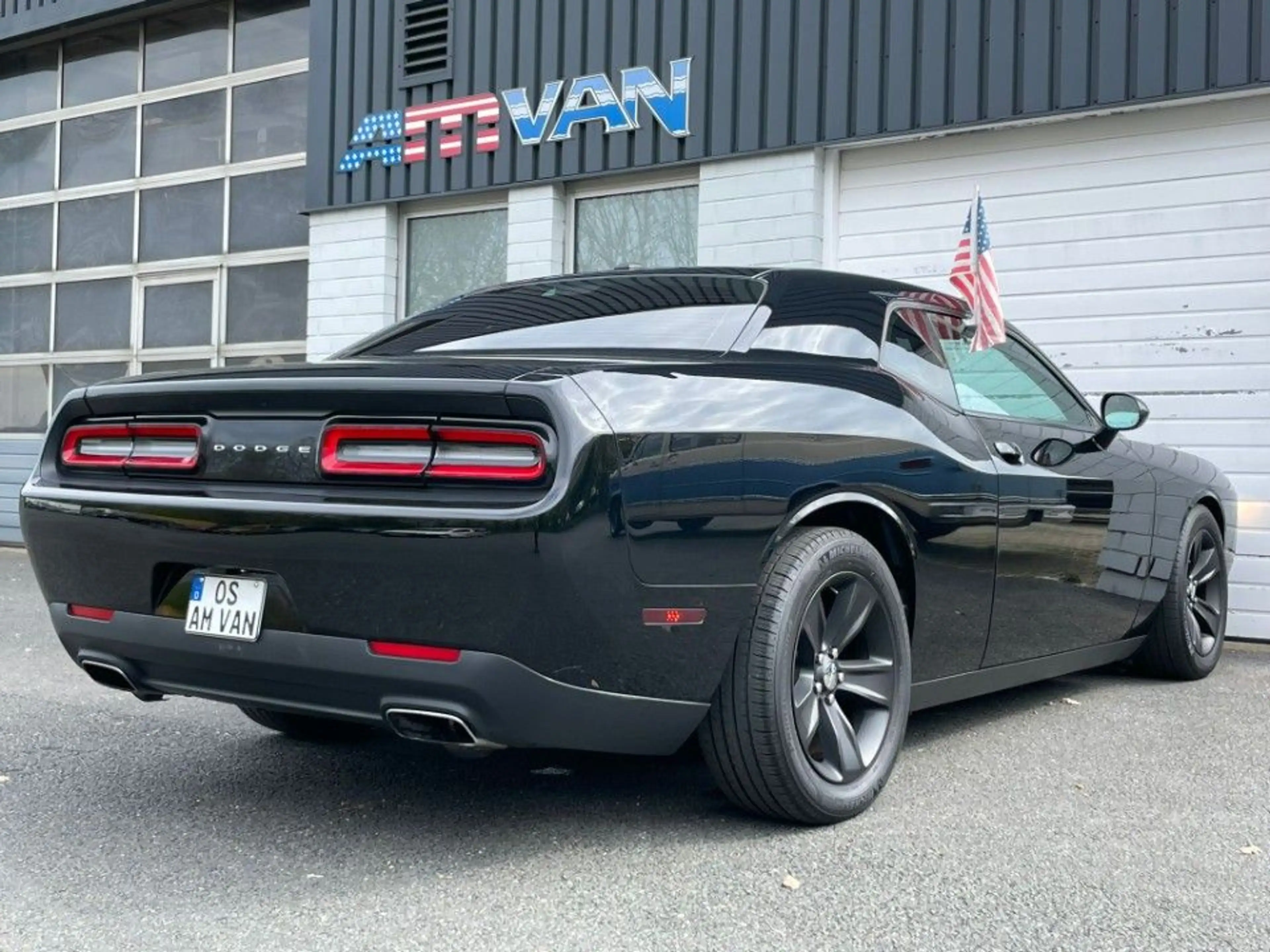 Dodge Challenger 3.6 SXT V6 2017 aus USA importiert — photo 2