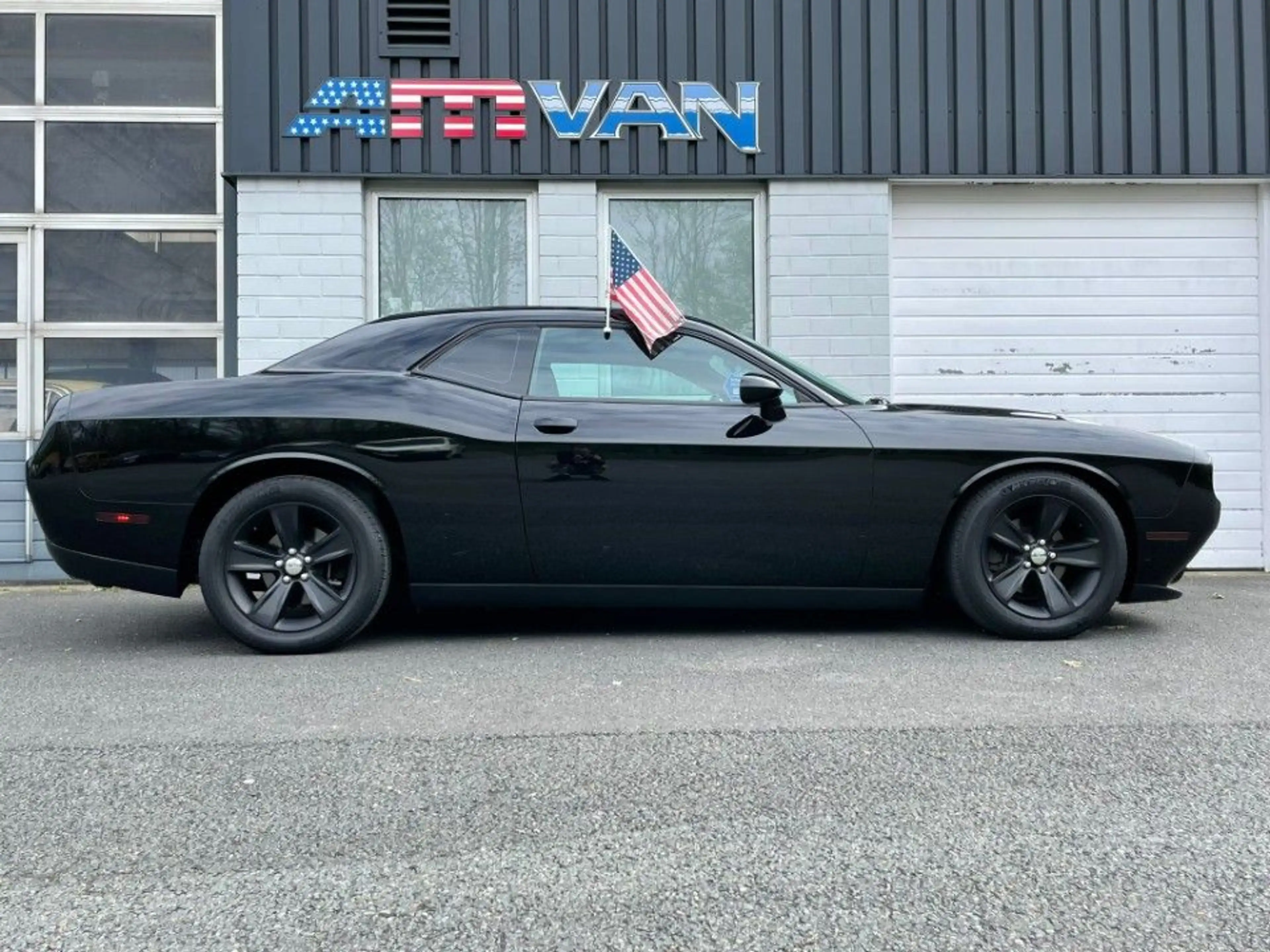 Dodge Challenger 3.6 SXT V6 2017 aus USA importiert — photo 3