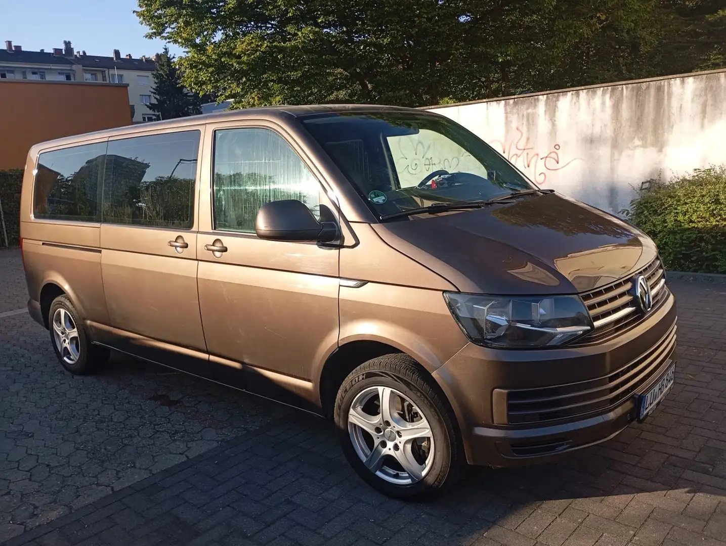 Volkswagen T6 Transporter DSG 4MOTION Lang Braun - 1