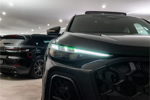 Audi Q5 view 9