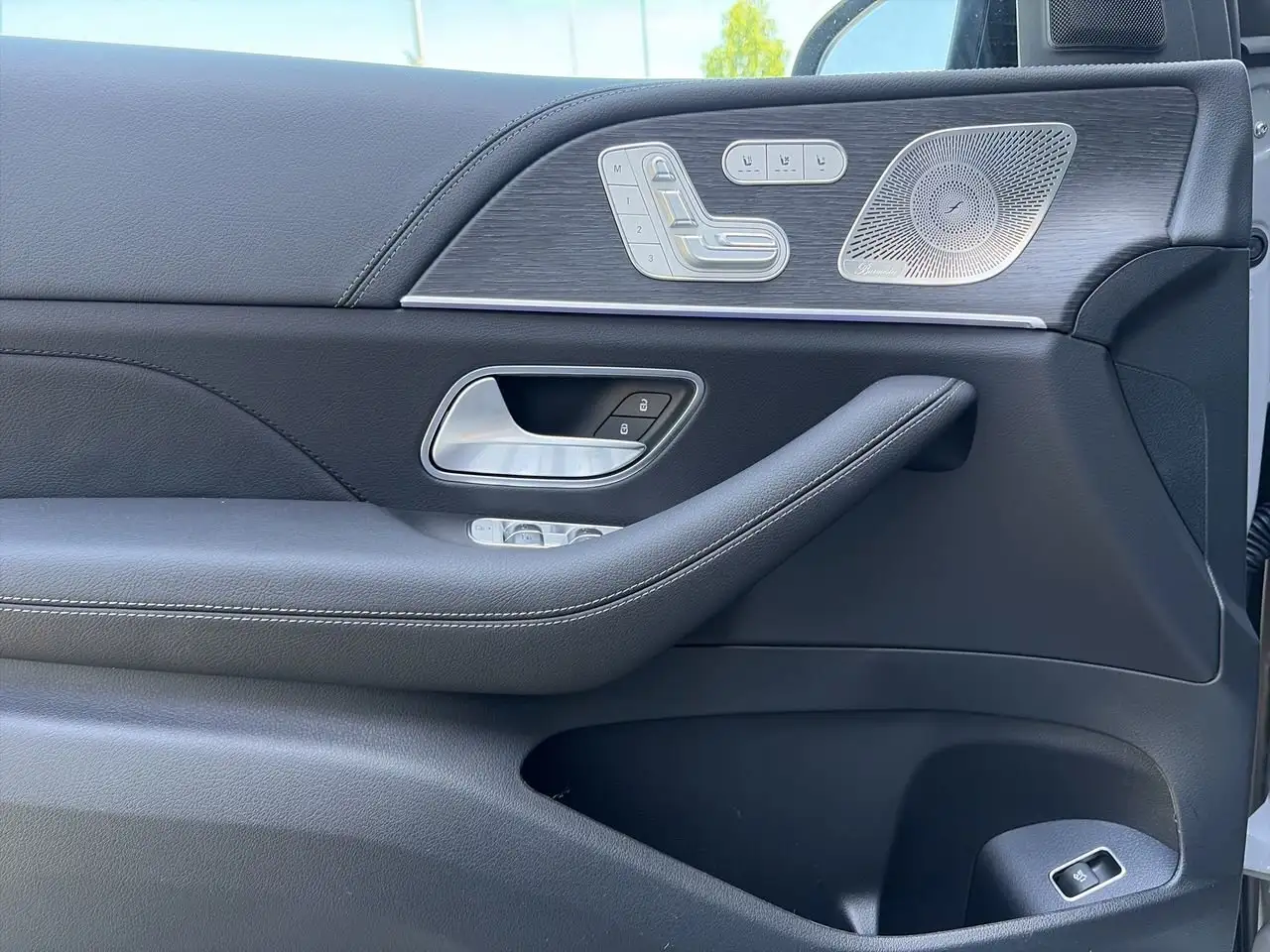 Mercedes-Benz GLE снимка Mercedes-Benz GLE