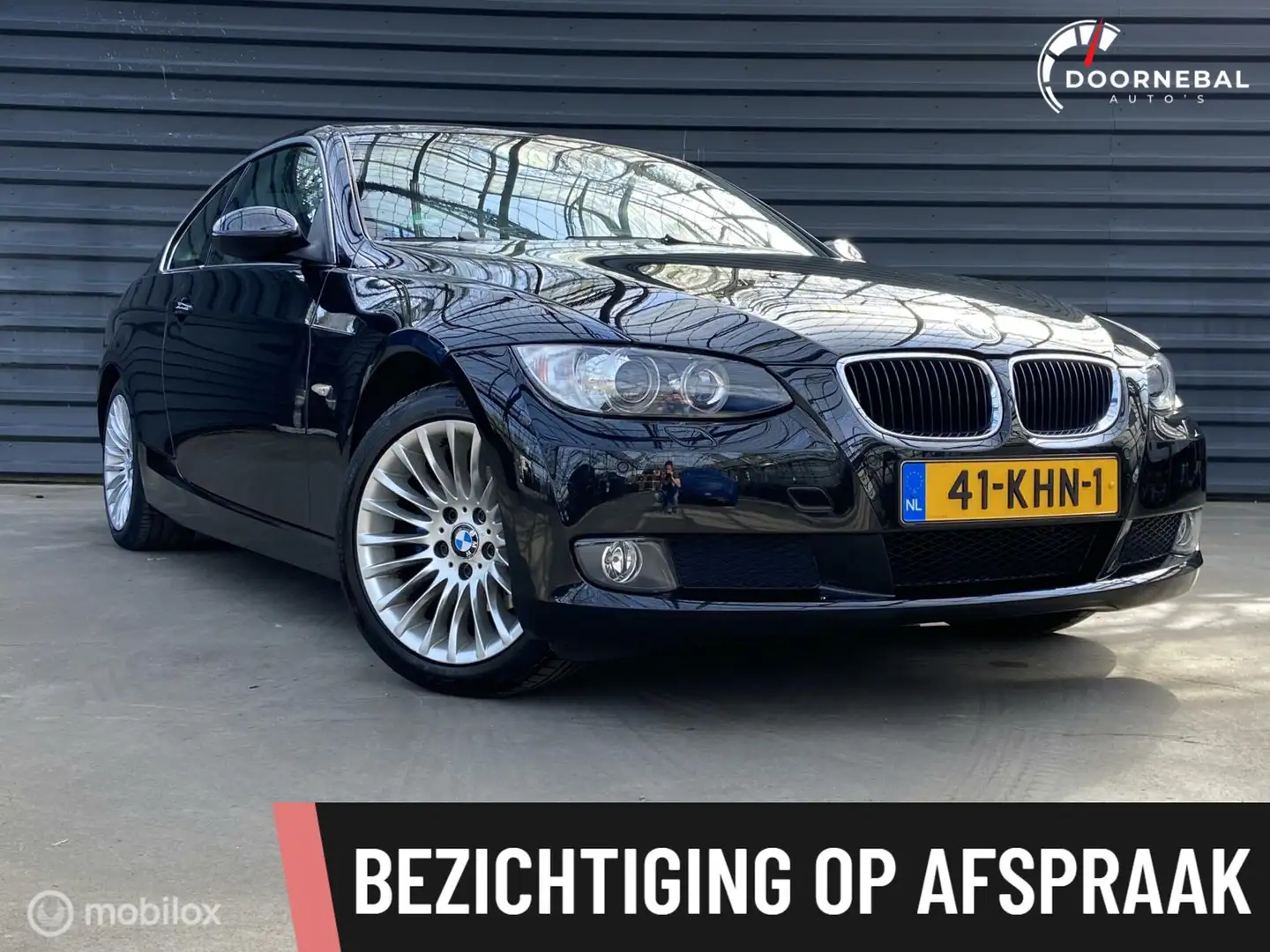 BMW 320 3-serie Coupé 320i Executive / XENON / TREKHAAK / Zwart - 1