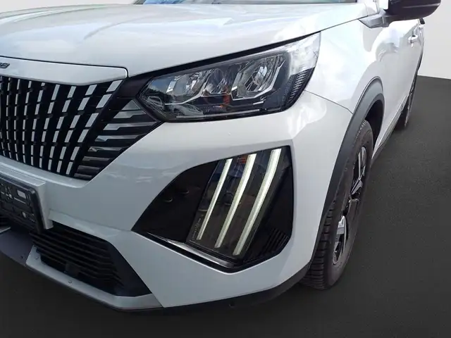Peugeot 2008 view 9
