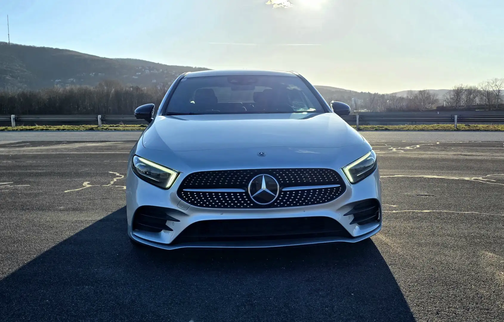 Mercedes-Benz A 220 A 220 d Limousine 4MATIC Aut. Silber - 2