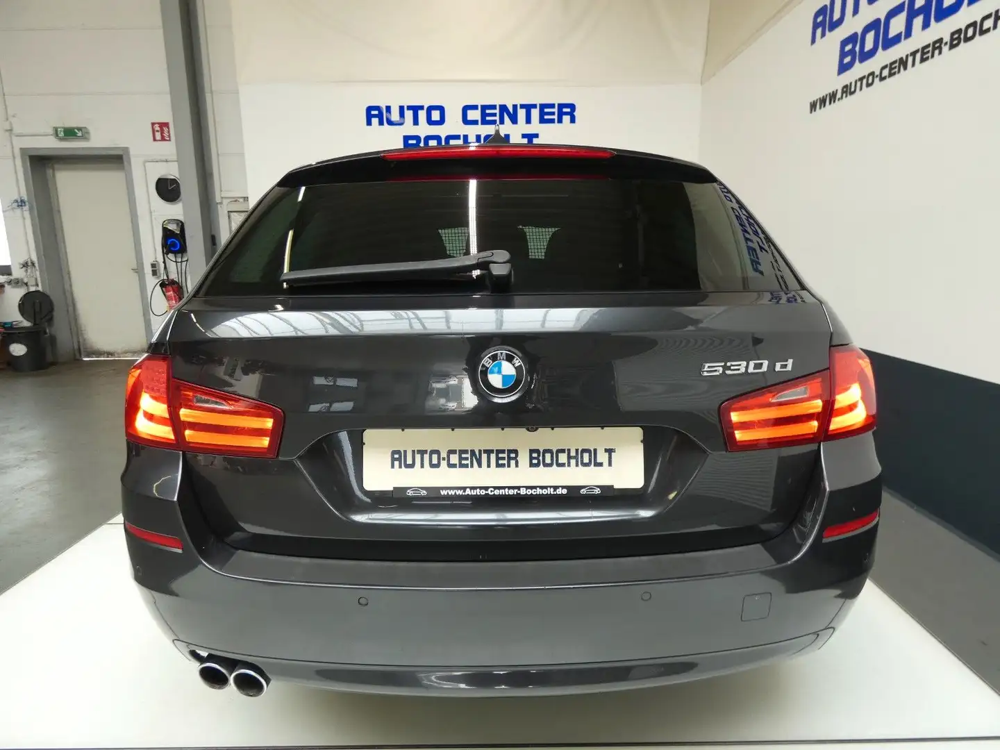 BMW 530 d xDrive*NaviProf*HUD*Panorama*ACC*RFK Grau - 2