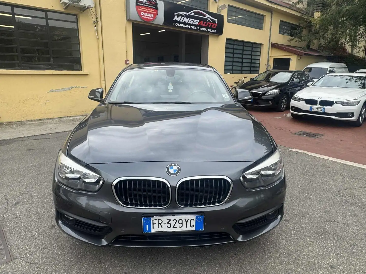 BMW 114 Serie 1 F/20-21 2015 114d Urban 5p Gris - 2