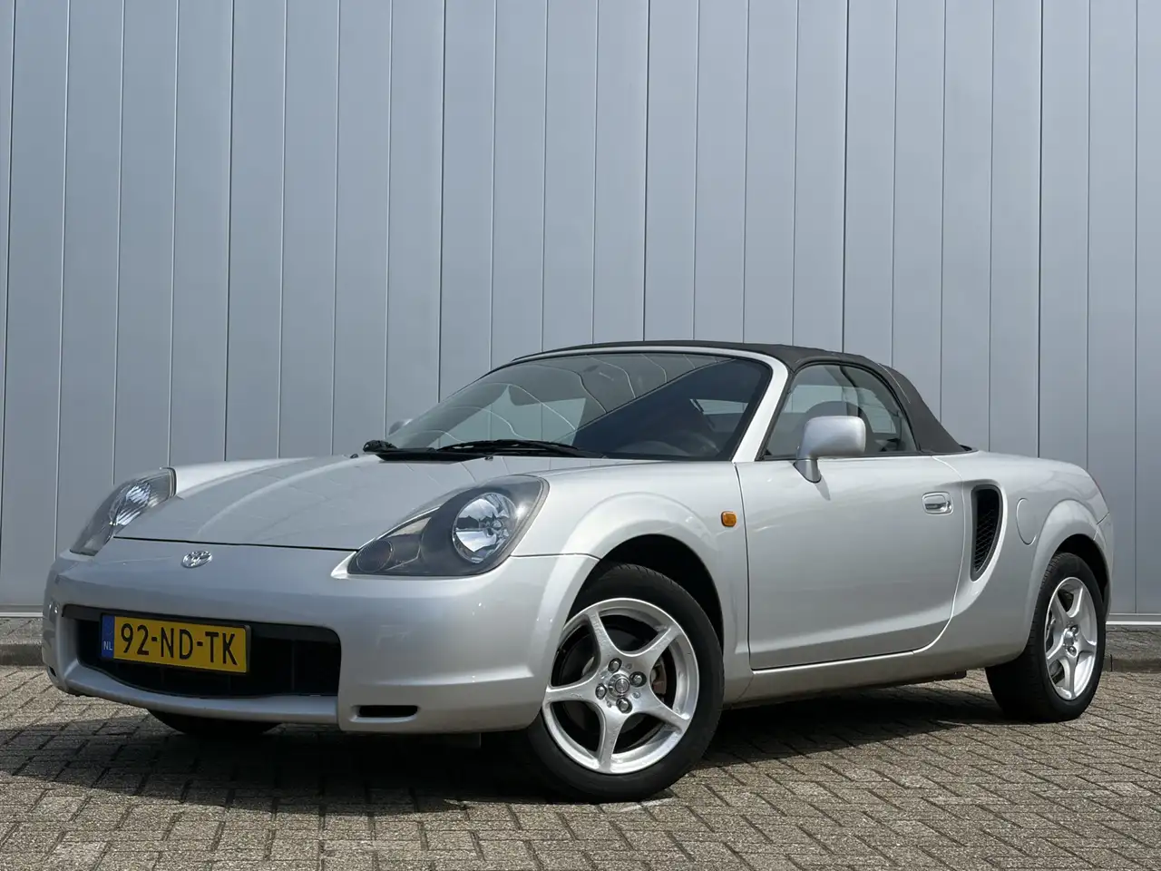 Toyota MR 2 1.8-16v VVT-i Cabrio Uniek 44672 KM Rood Interieur, foto 2