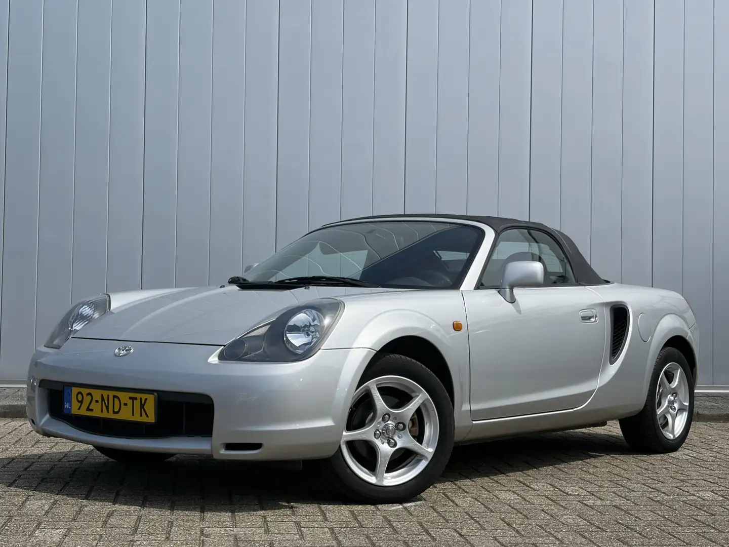 Toyota MR 2 1.8-16v VVT-i Cabrio Uniek 44672 KM Rood Interieur Grau - 2