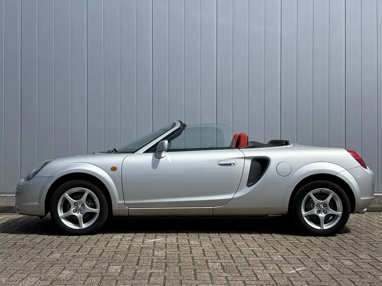 Toyota MR 2 1.8-16v VVT-i Cabrio Uniek 44672 KM Rood Interieur, foto 3