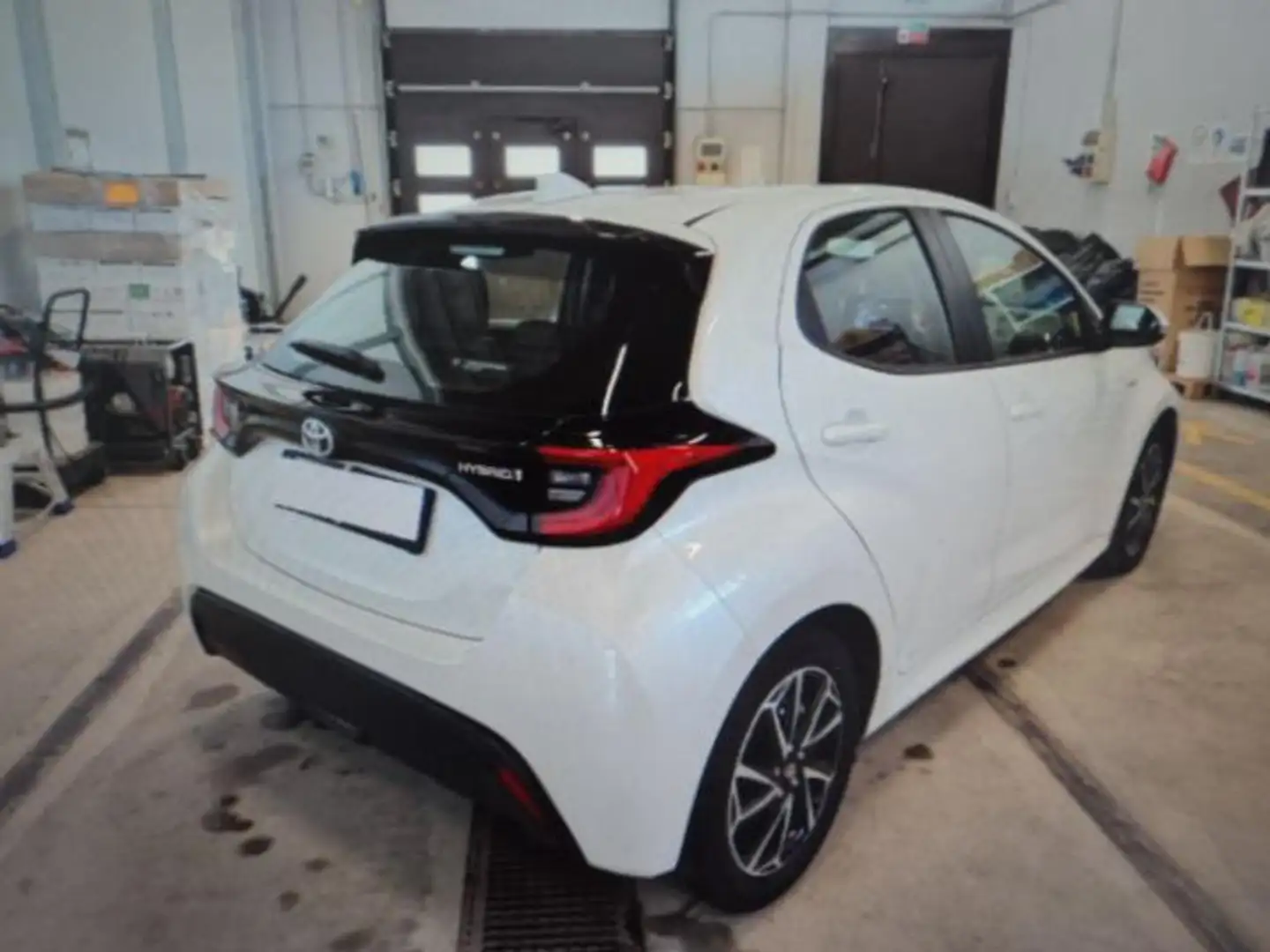 Toyota Yaris 1.5 Hybrid 5 porte Trend Blanco - 1