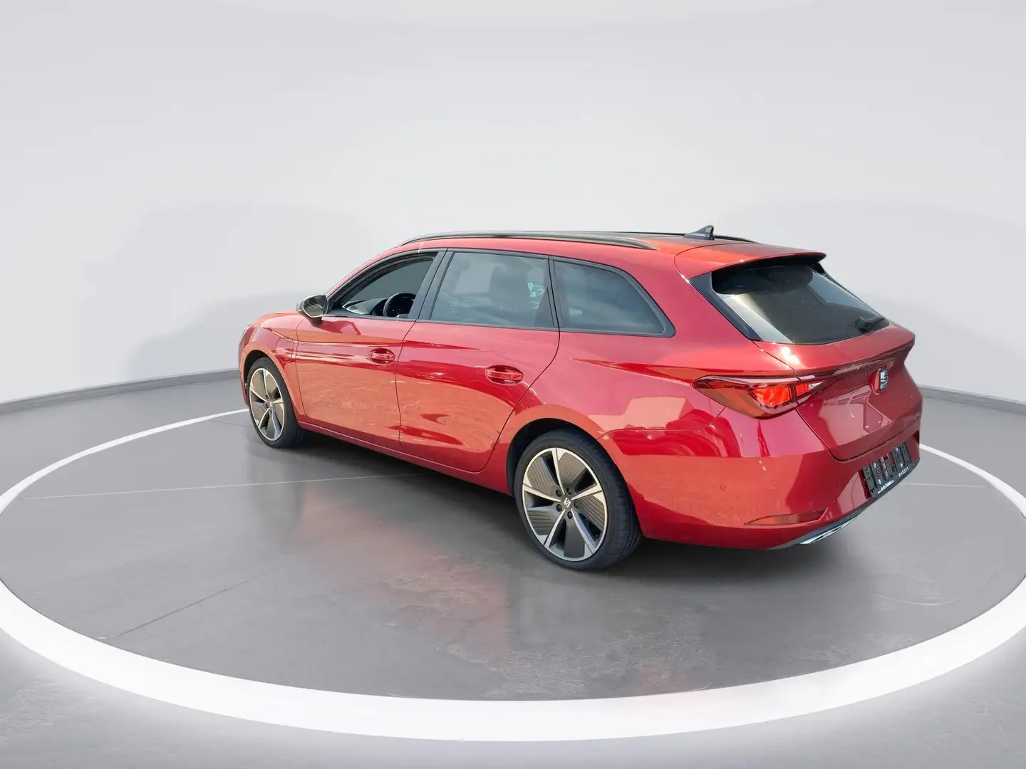 SEAT Leon Sportstourer 1.4 TSIeHybrid 150kW/204PK PHEV FR DS Rood - 2