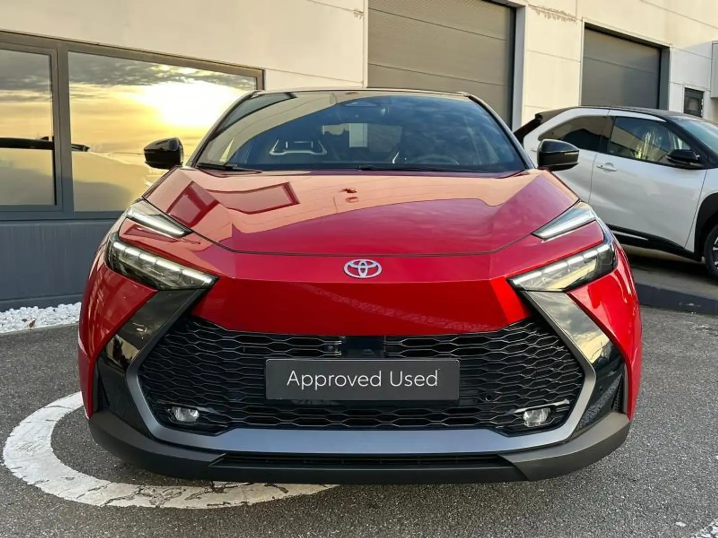 Toyota C-HR Premium Rouge - 2