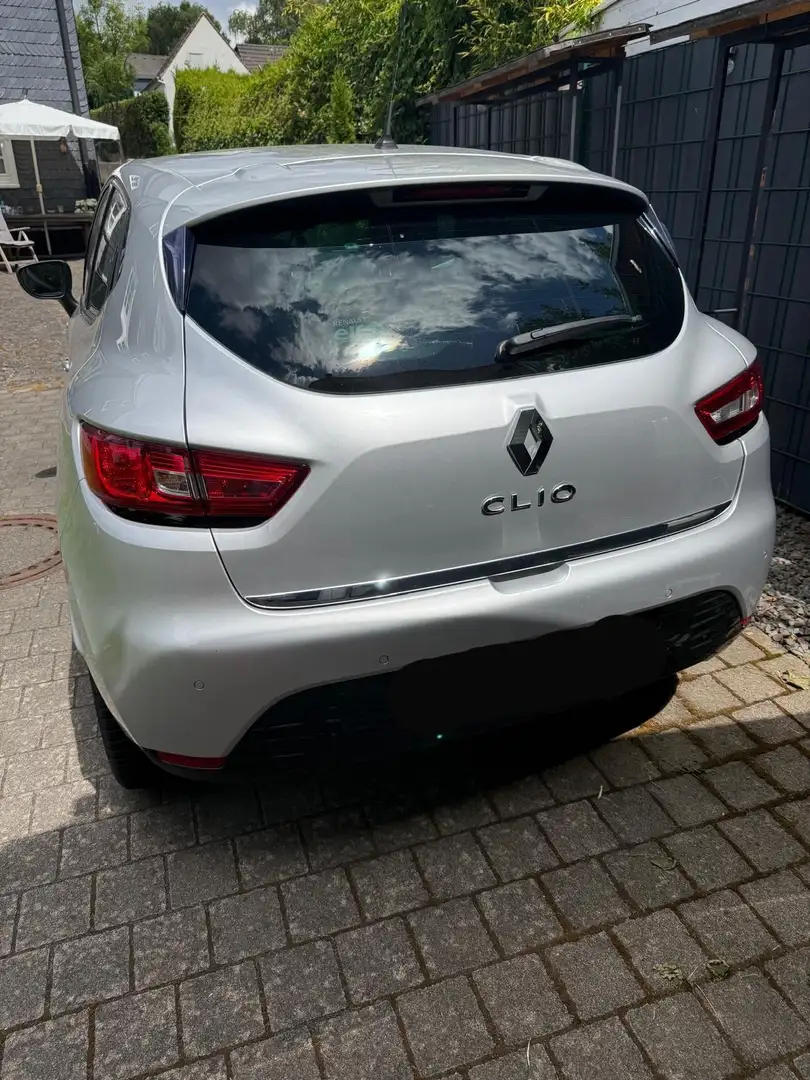 Renault Clio 1.2 16V 75 Limited Silber - 2