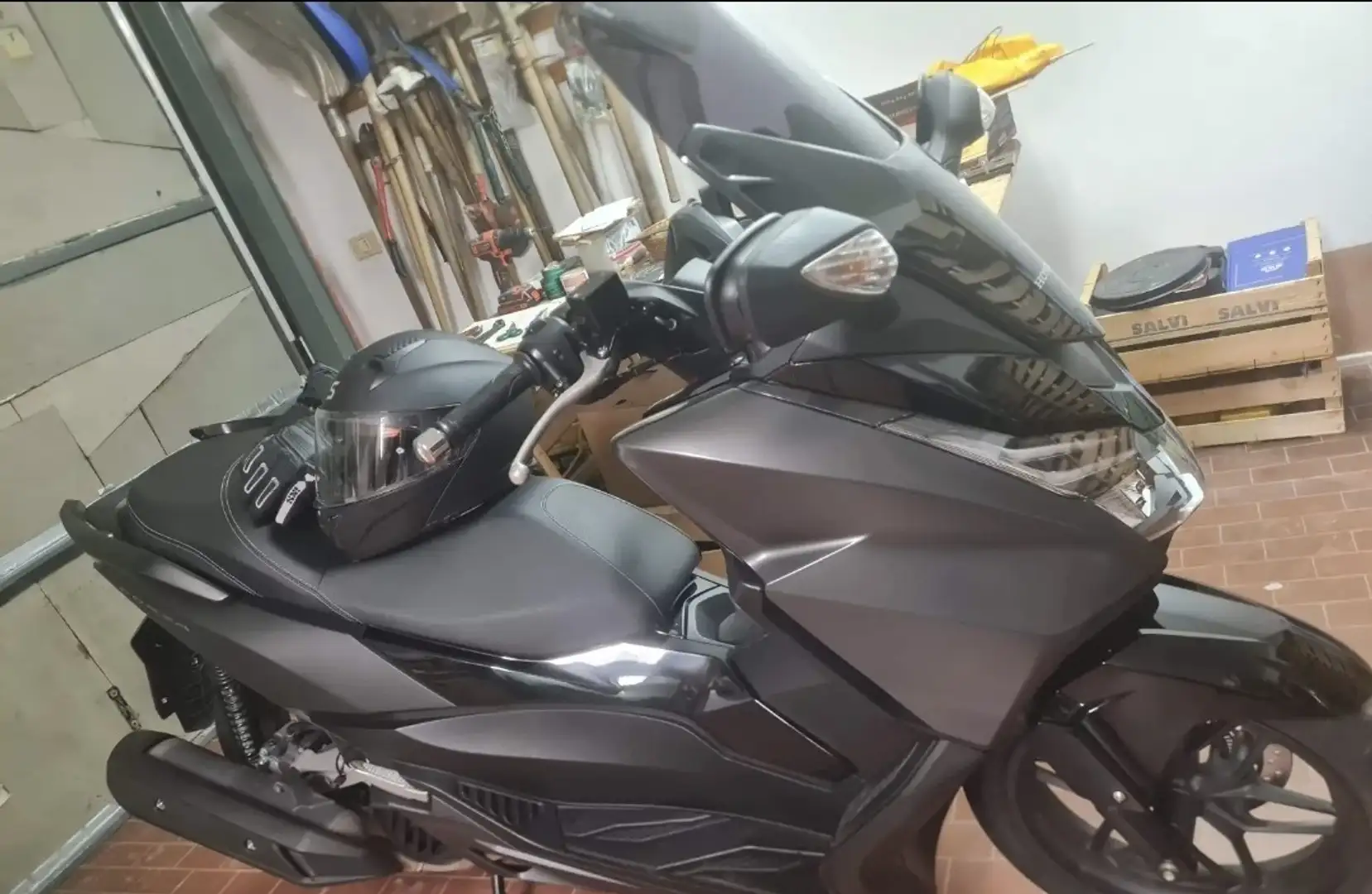 Honda Forza 125 Gris - 1