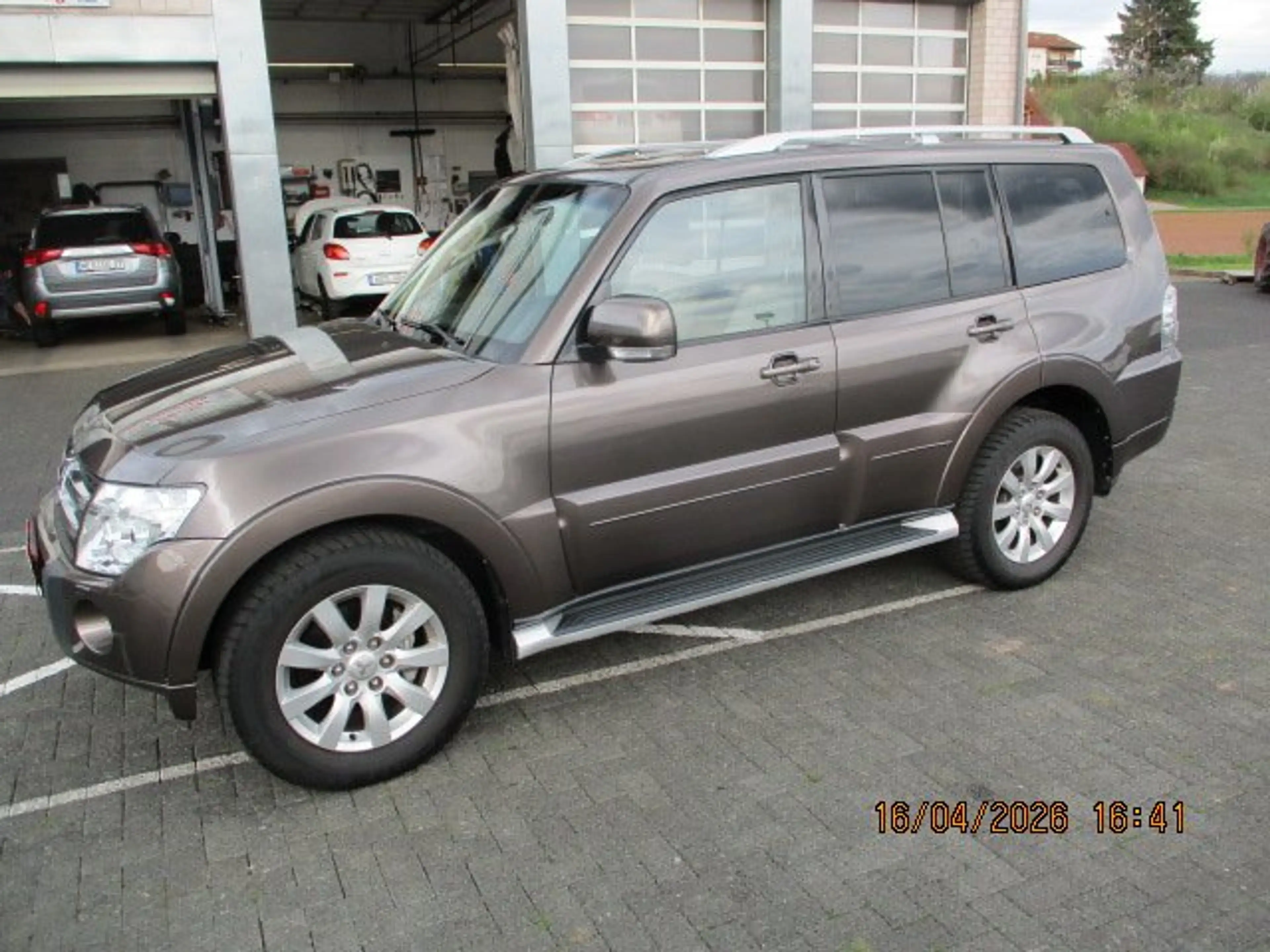 Mitsubishi Pajero Pajero Diesel  5-Tür 3.2 DI-D Automatik Instyle — photo 2