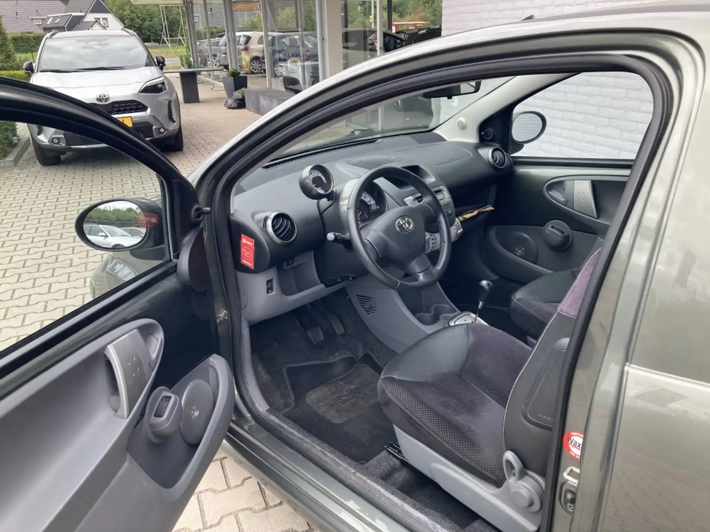 Toyota Aygo 1.0-12V Aspiration Green Automaat 3-deurs | Airco Vert - 2