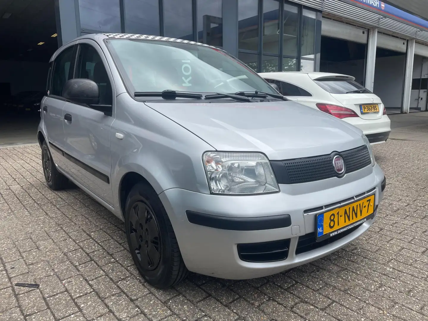 Fiat Panda 1.2 Celebration 86000 km Grijs - 1