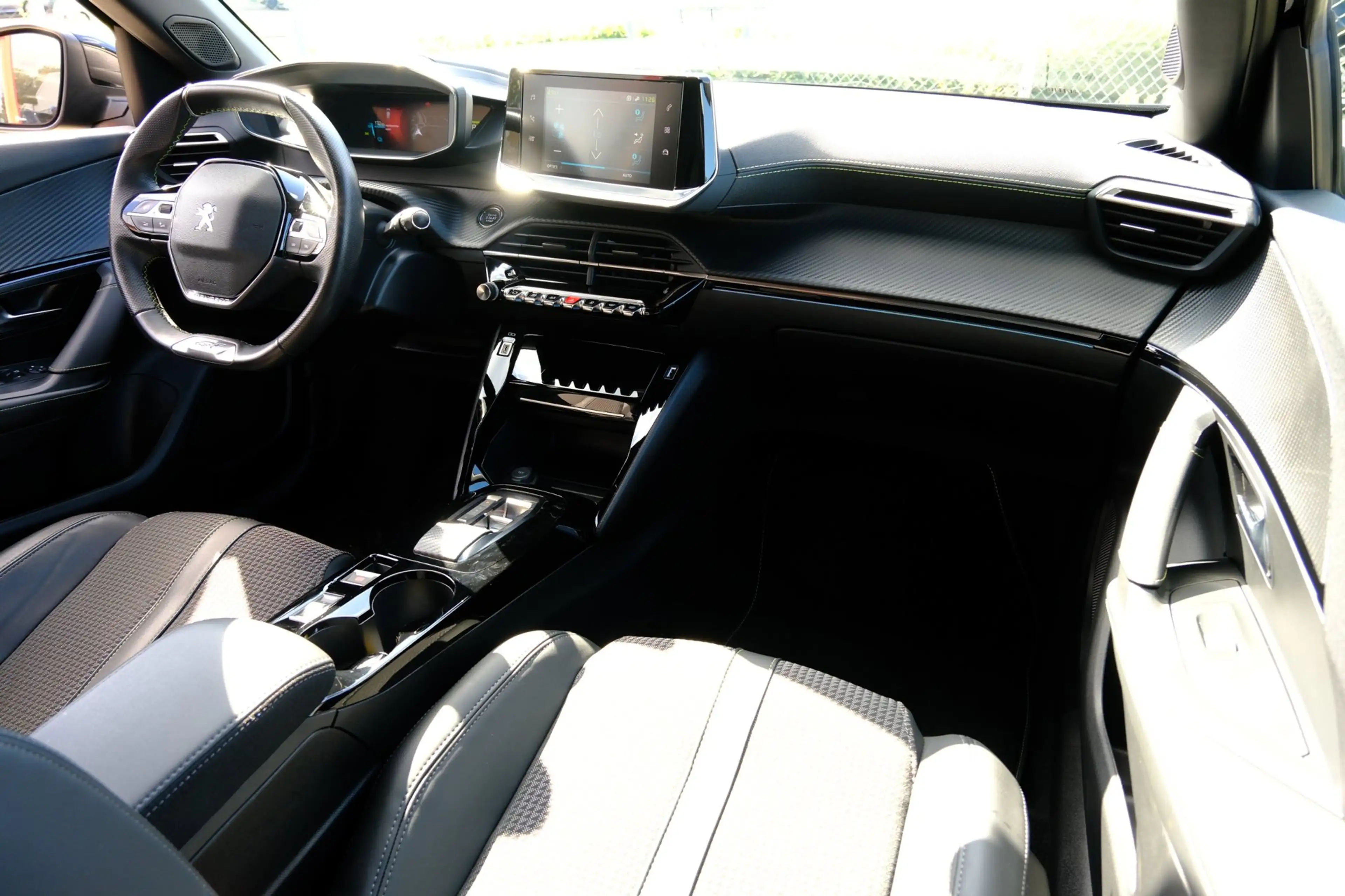 Peugeot e-2008 EV GT 50 kWh Aut. Navi|i-Cockpit|Half Leder|Cam|LM — photo 5
