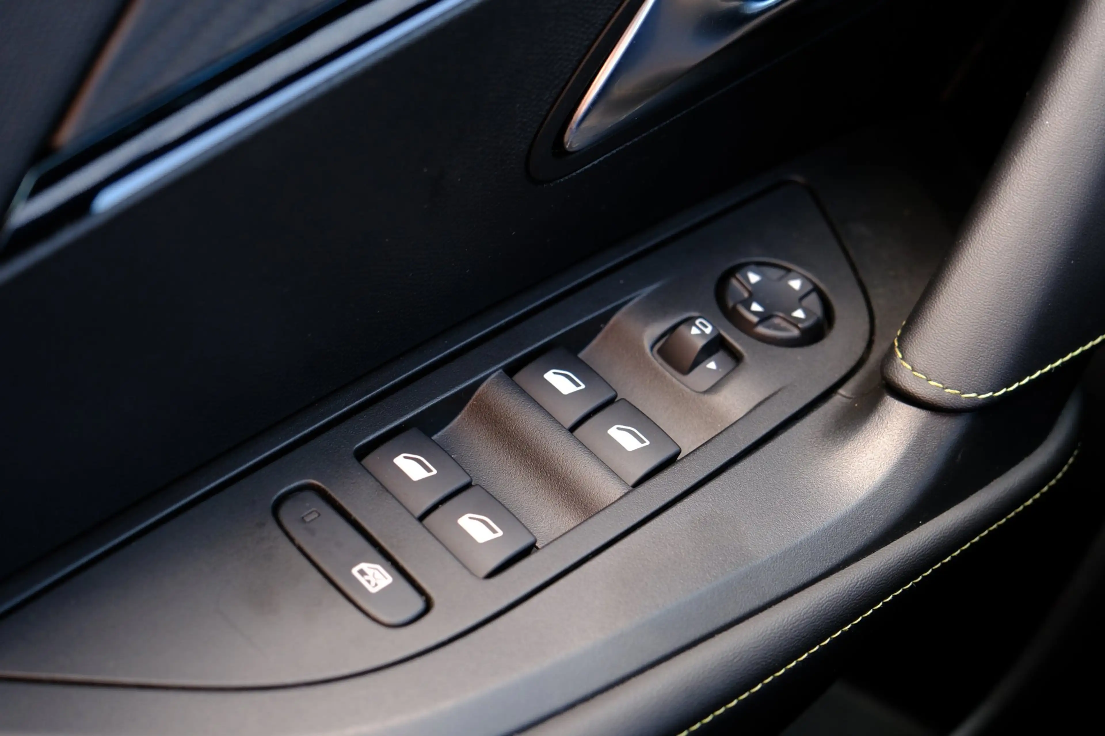 Peugeot e-2008 EV GT 50 kWh Aut. Navi|i-Cockpit|Half Leder|Cam|LM — photo 24