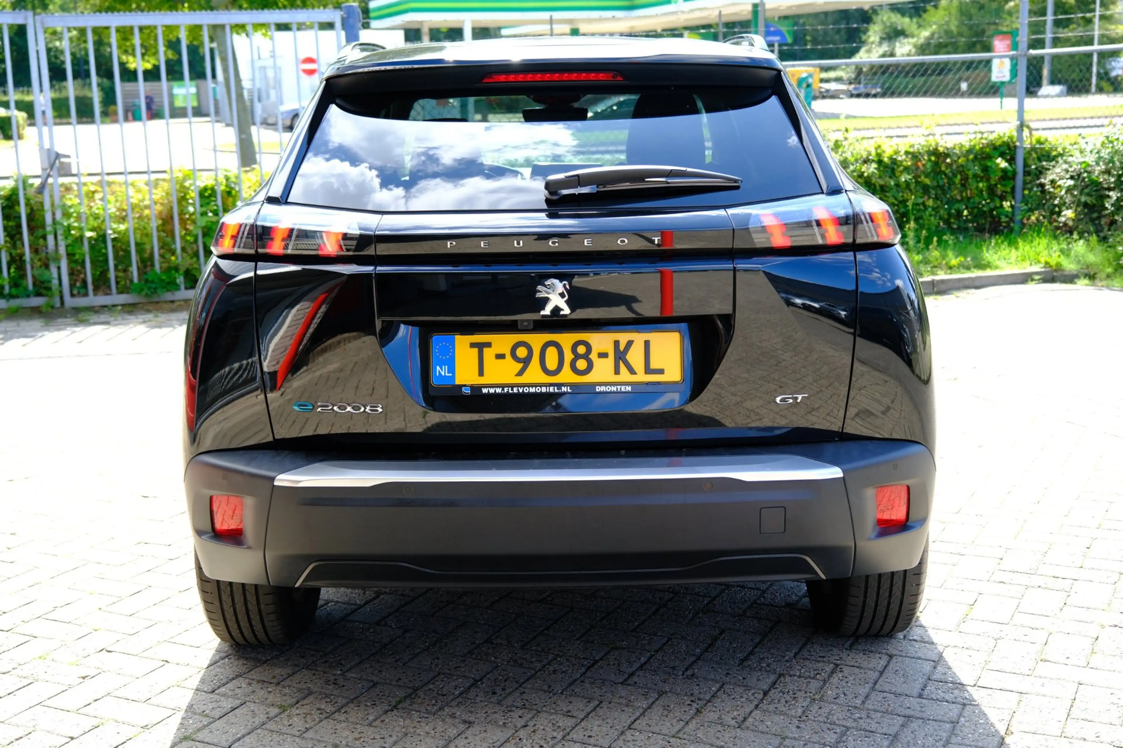 Peugeot e-2008 EV GT 50 kWh Aut. Navi|i-Cockpit|Half Leder|Cam|LM — photo 8