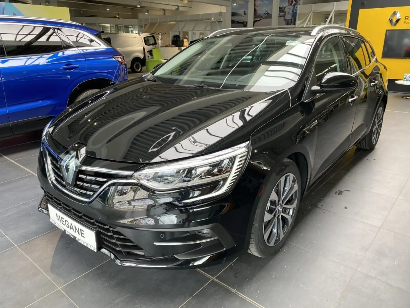 Renault Megane Grandtour TECHNO TCe 140 PS EDC Schwarz - 1