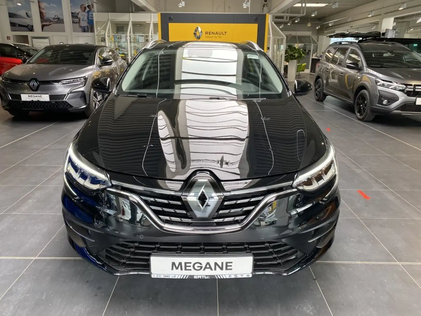 Renault Megane Grandtour TECHNO TCe 140 PS EDC Schwarz - 2