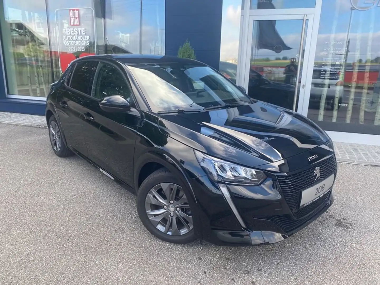 Peugeot 208 (e-) AllurePack Sitzheizung Rückkamera Navi Schwarz - 1