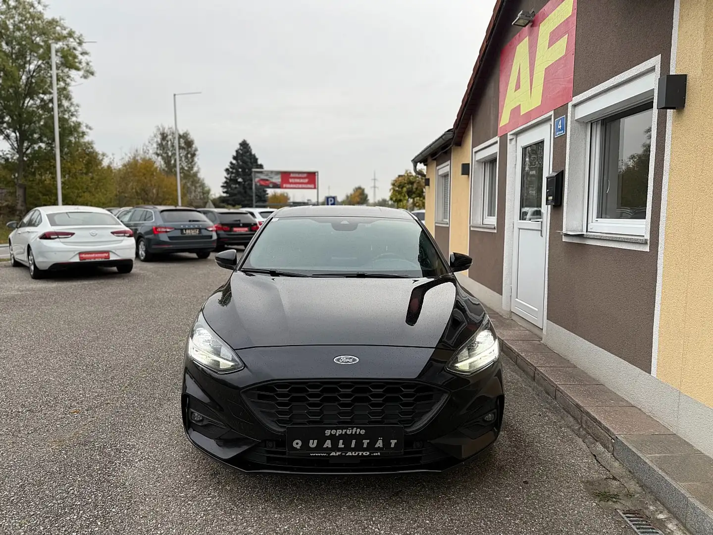 Ford Focus 1,5 EcoBlue ST-Line Schwarz - 2