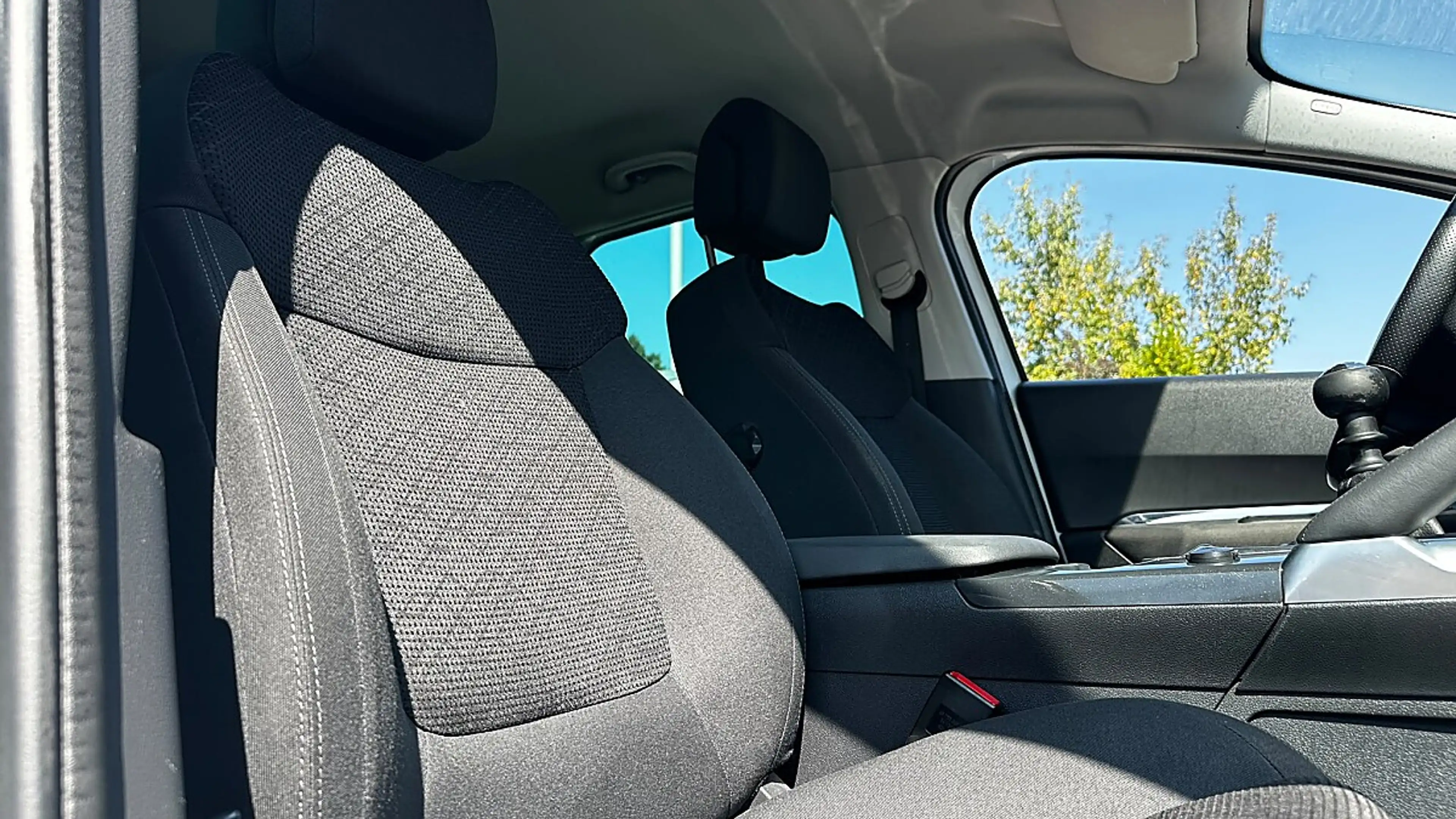 Peugeot 3008 1.2 e-THP/PureTech 130 Style — photo 9
