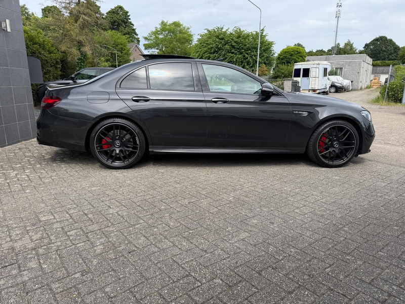 Mercedes-Benz E 63 AMG S 4MATIC+ PANO-HUD-360-MULTI BEAM — photo 3