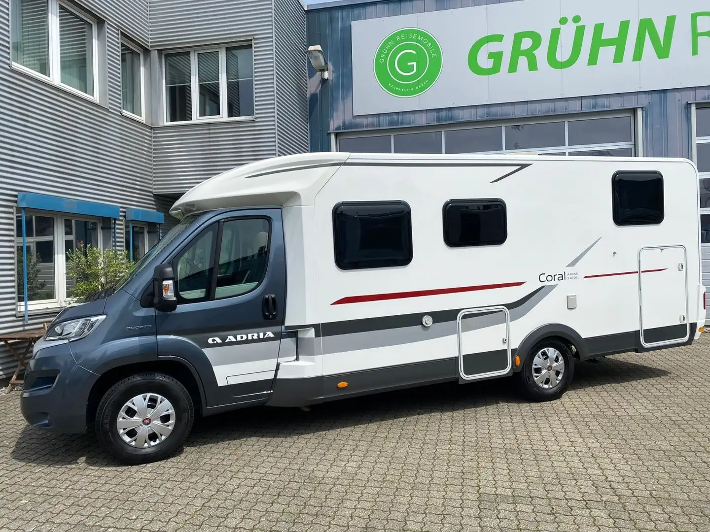 Adria Coral Axess 670 SL /148PS /Markise/TV+SAT /Euro5 Grau - 2