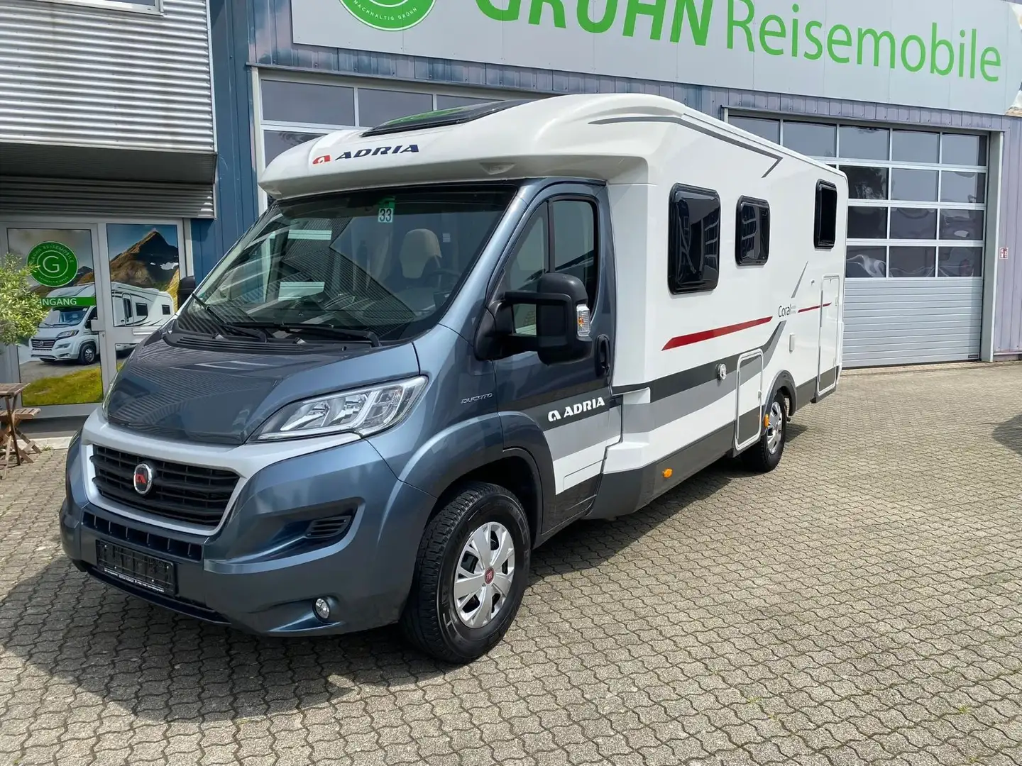 Adria Coral Axess 670 SL /148PS /Markise/TV+SAT /Euro5 Grau - 1