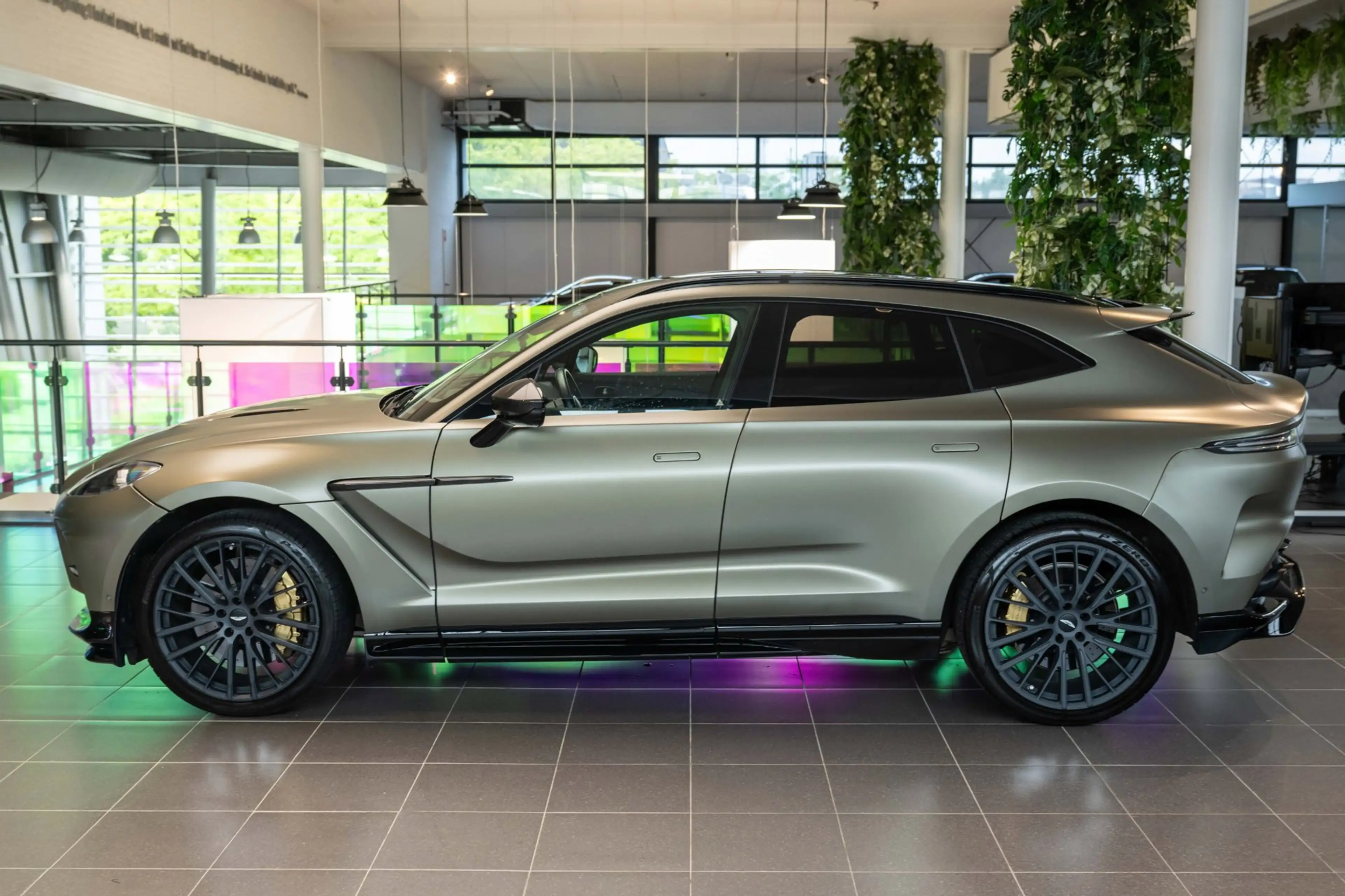 Aston Martin DBX 4.0 V8 707 — photo 2