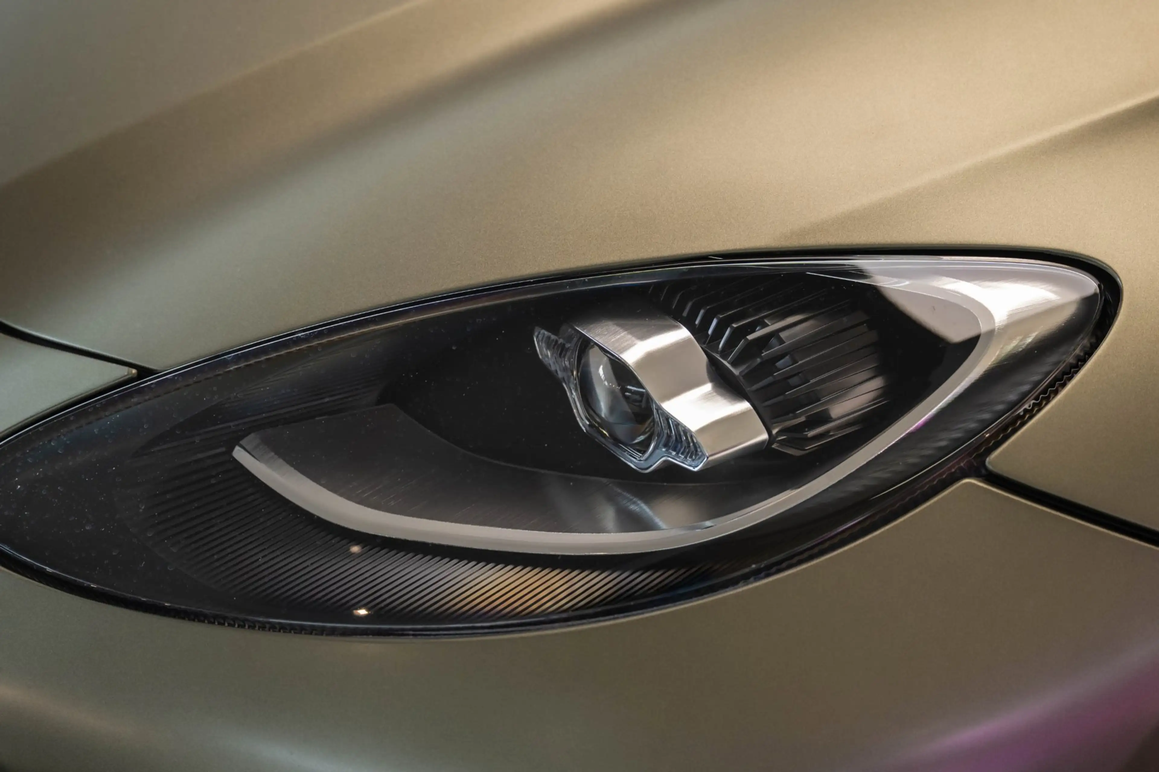 Aston Martin DBX 4.0 V8 707 — photo 11