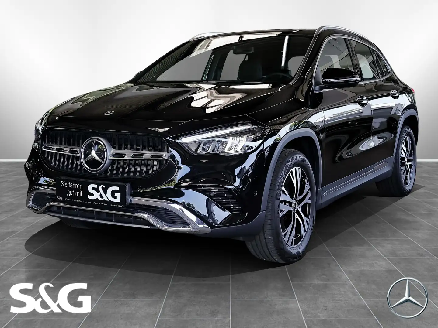 Mercedes-Benz GLA 180 PANORAMA+CARPLAY+KAMERA+KEYLESS+LED+18" Schwarz - 1