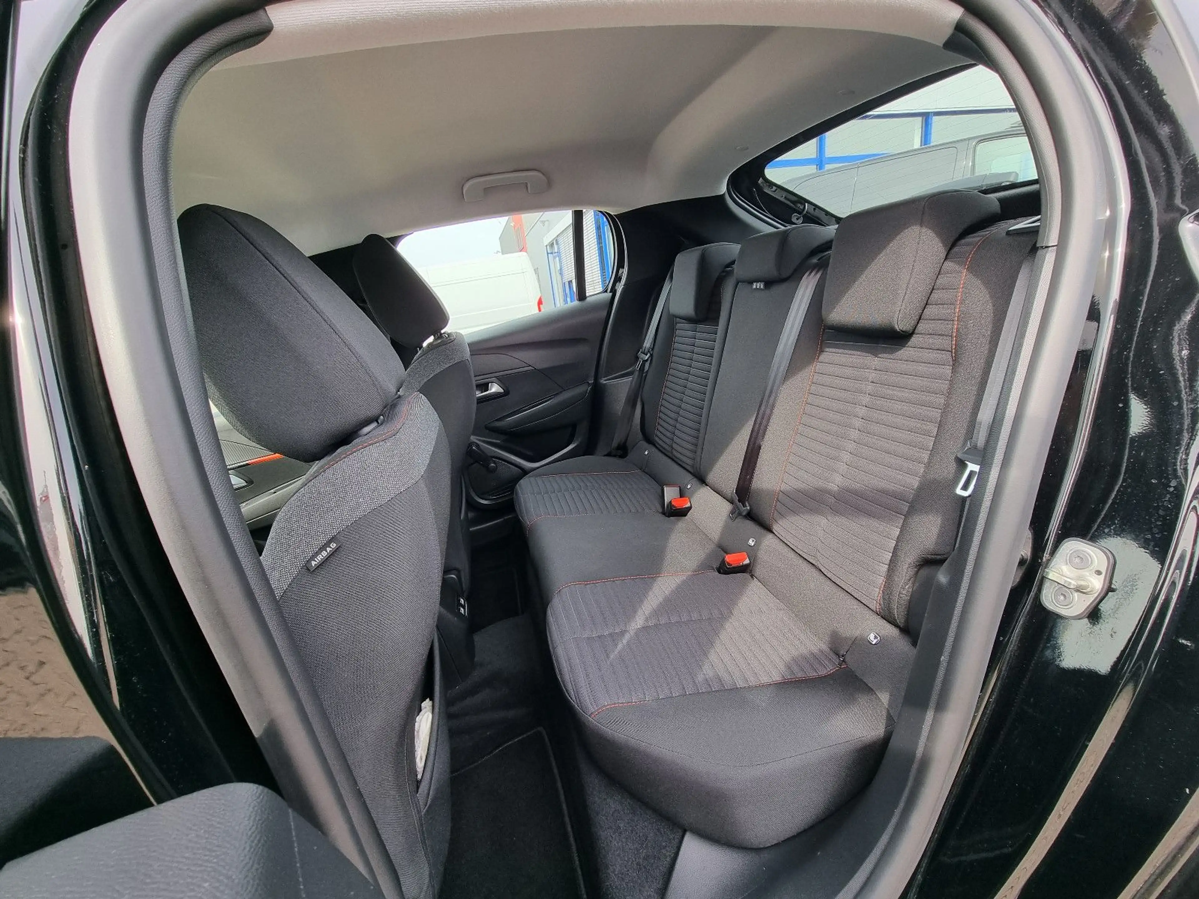 Peugeot e-208 Active *TEMPO*NAVI*CARPLAY* — photo 13