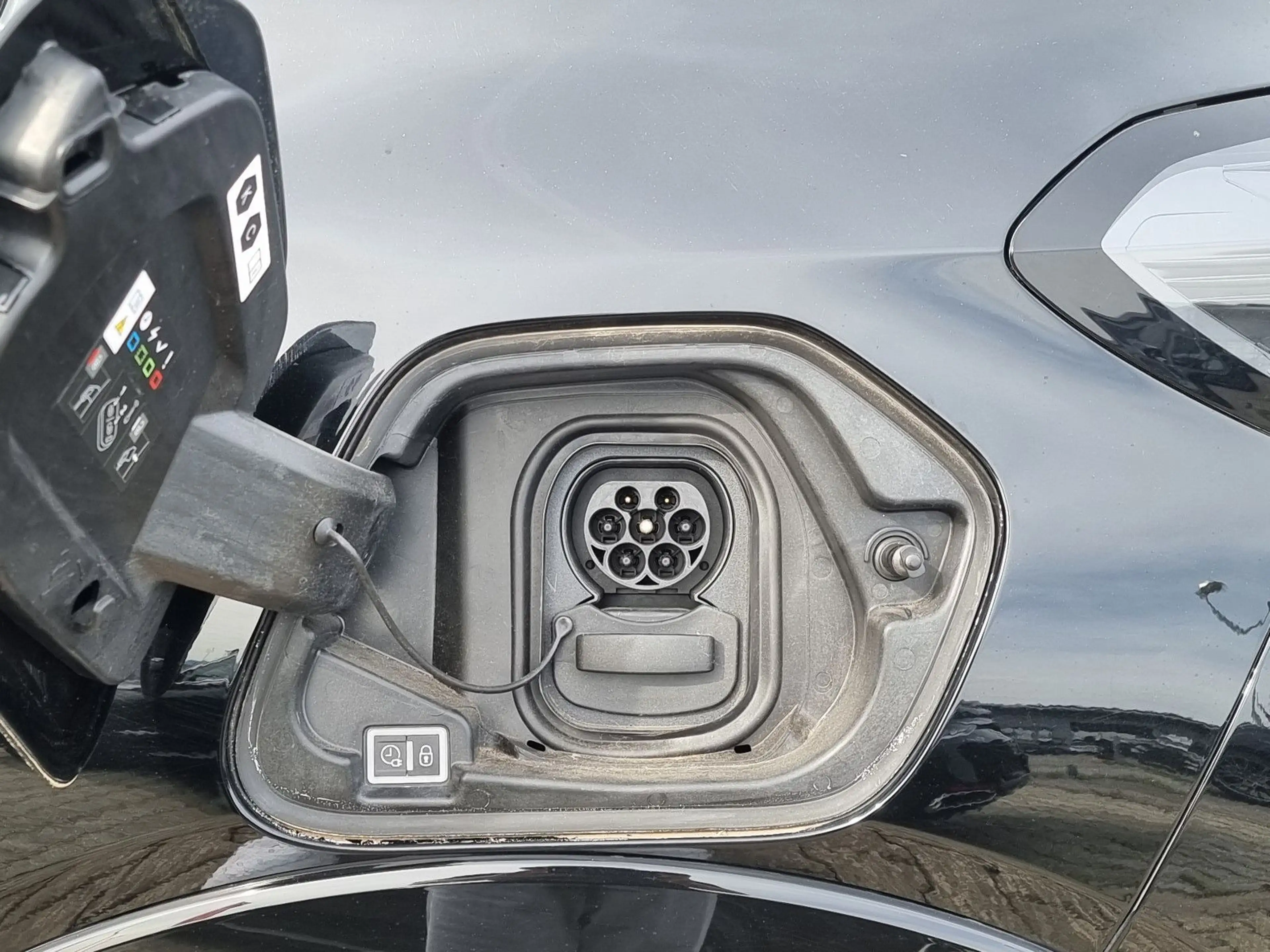 Peugeot e-208 Active *TEMPO*NAVI*CARPLAY* — photo 10