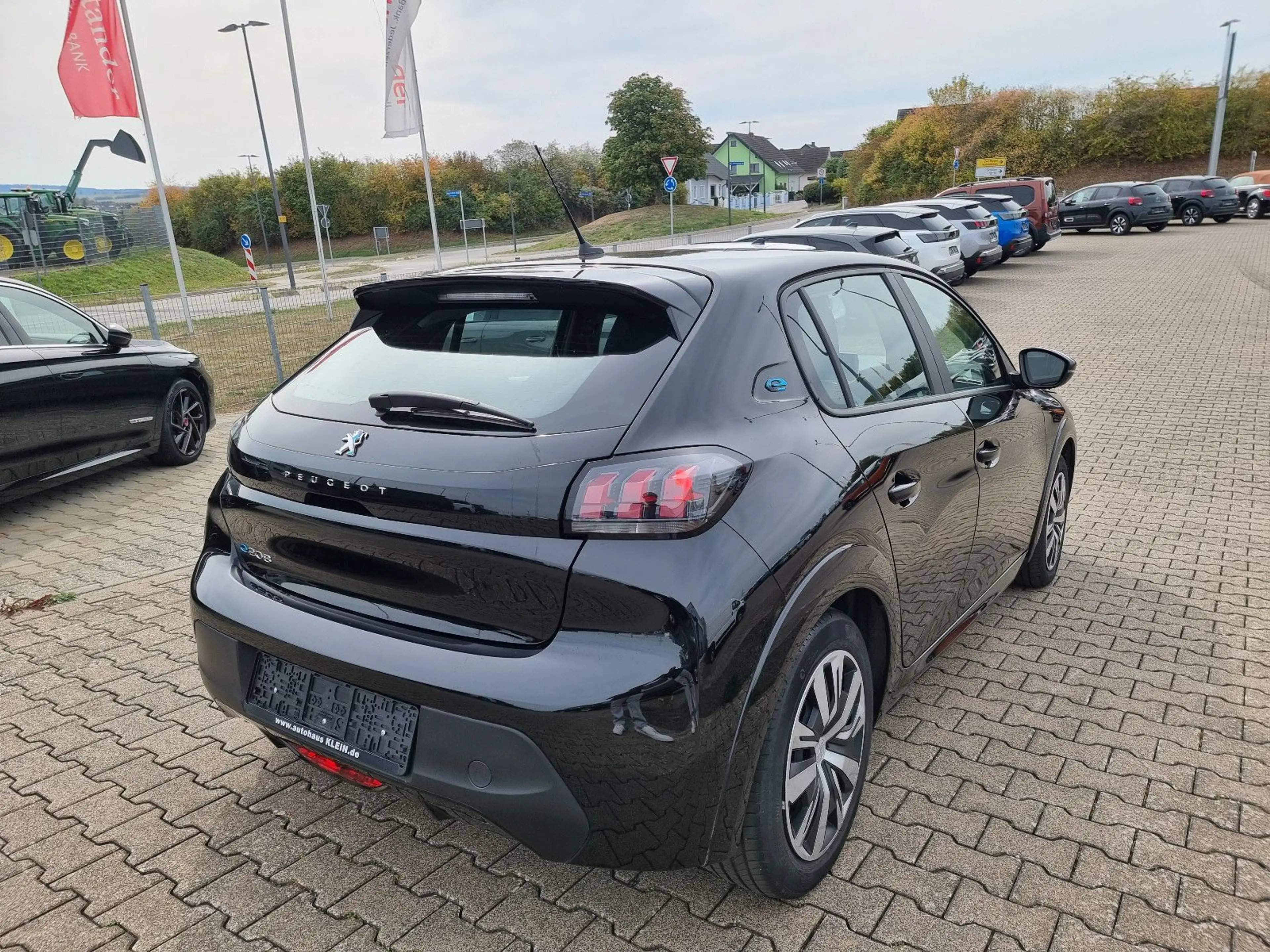 Peugeot e-208 Active *TEMPO*NAVI*CARPLAY* — photo 7