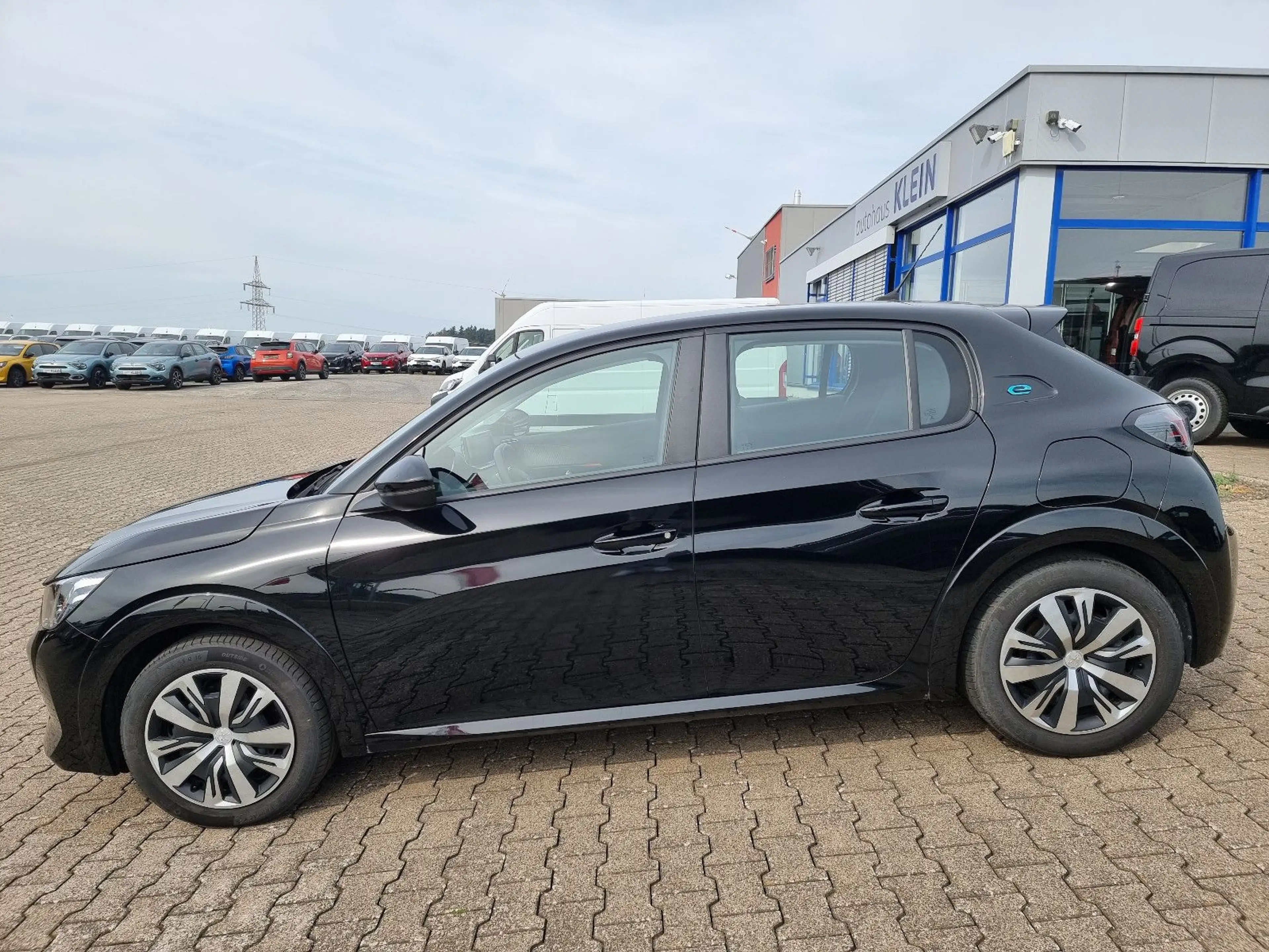 Peugeot e-208 Active *TEMPO*NAVI*CARPLAY* — photo 3