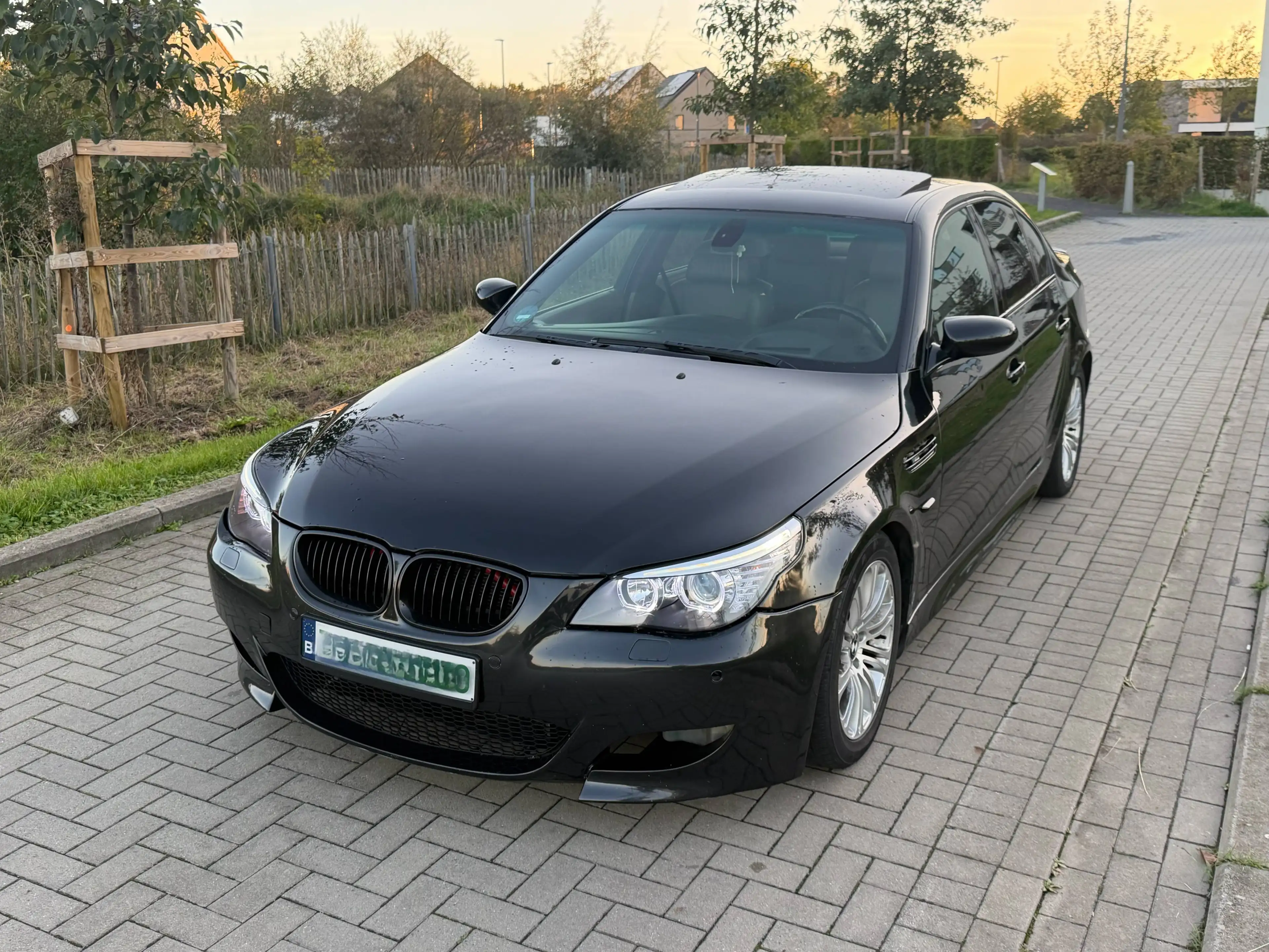 BMW 545 V8 4.4l 333ch look m5 — photo 3