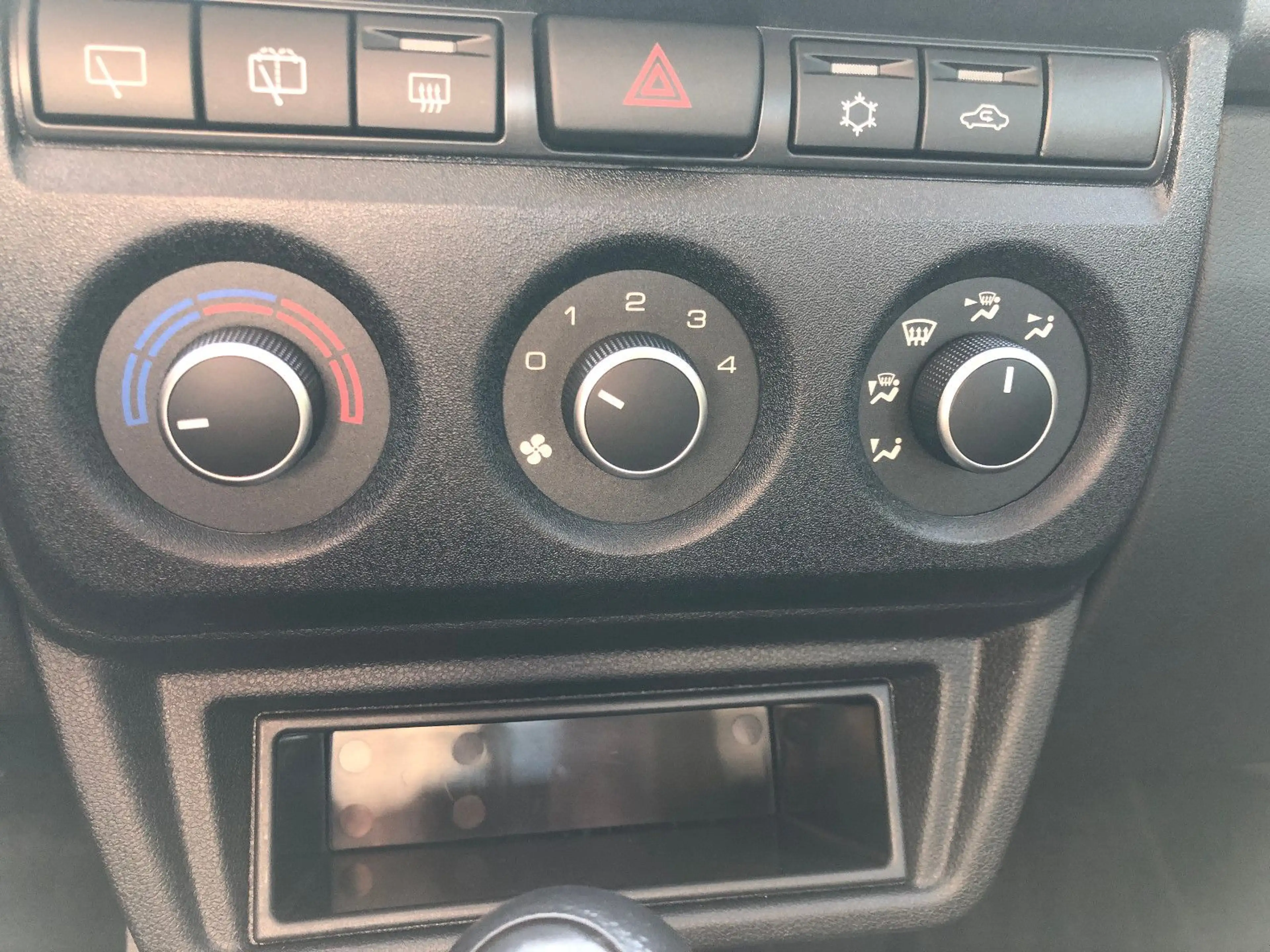 Lada Niva "PREMIUM PLUS" KLIMA/ AET- Kollektion 2026! — photo 10