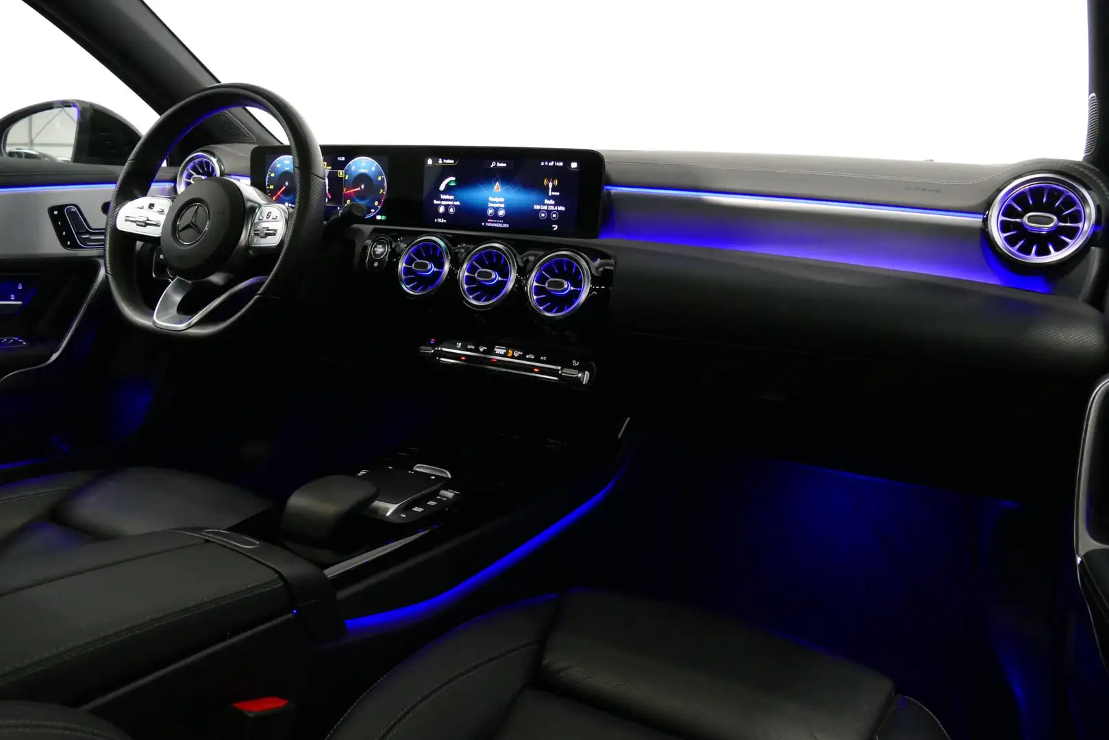 Mercedes-Benz A 200 AMG Line / A45 AMG Diffuser / Panamericana Grille Gris - 2