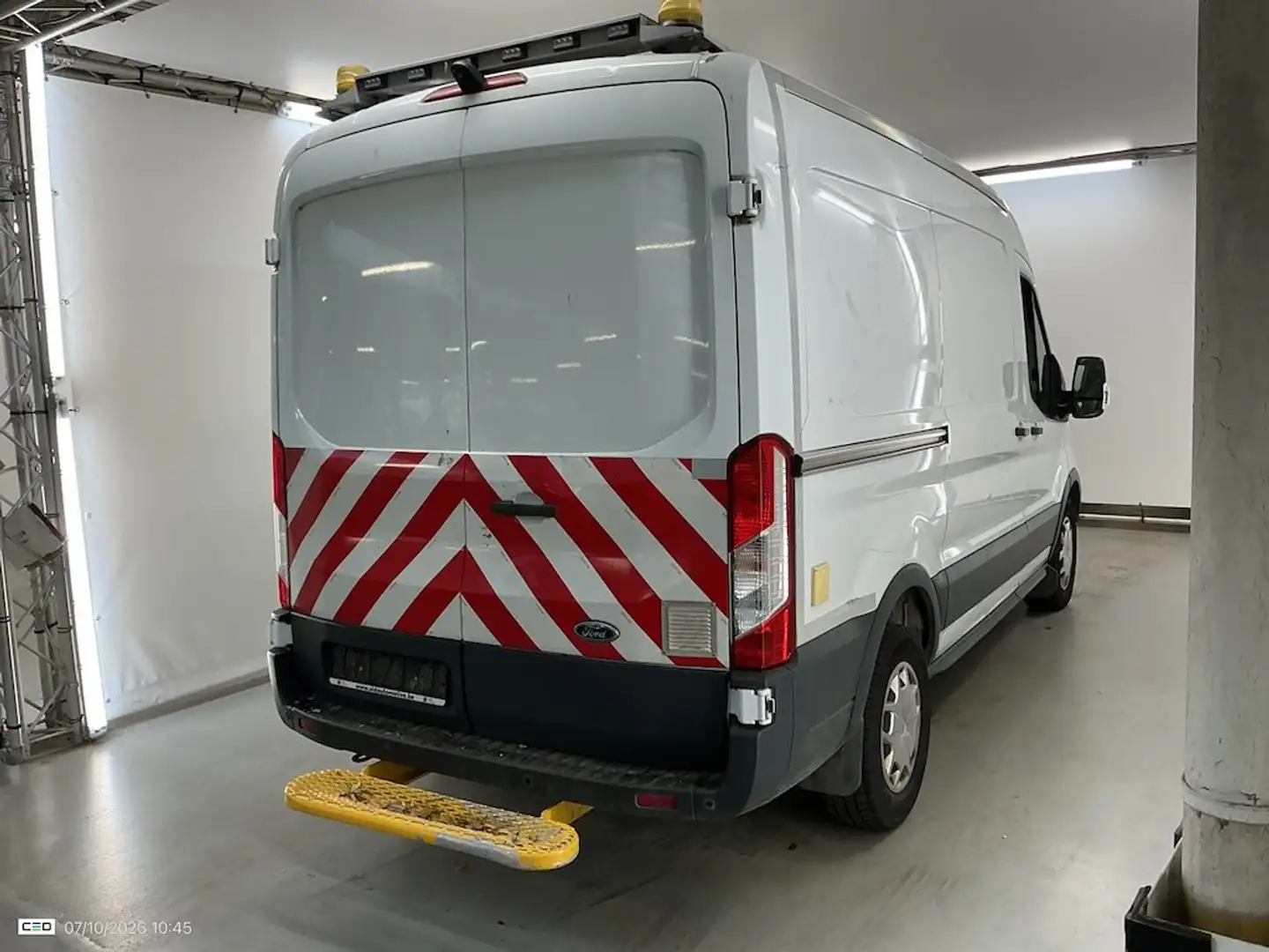 Ford Transit 350 96kW L2H2 Van Trend Delantera - 2