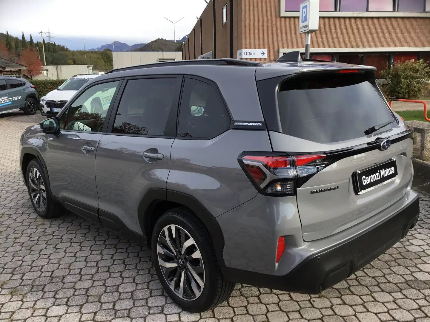 Subaru Forester 2.0i e-Boxer MHEV CVT Premium PRONTA CONSEGNA Grigio - 2
